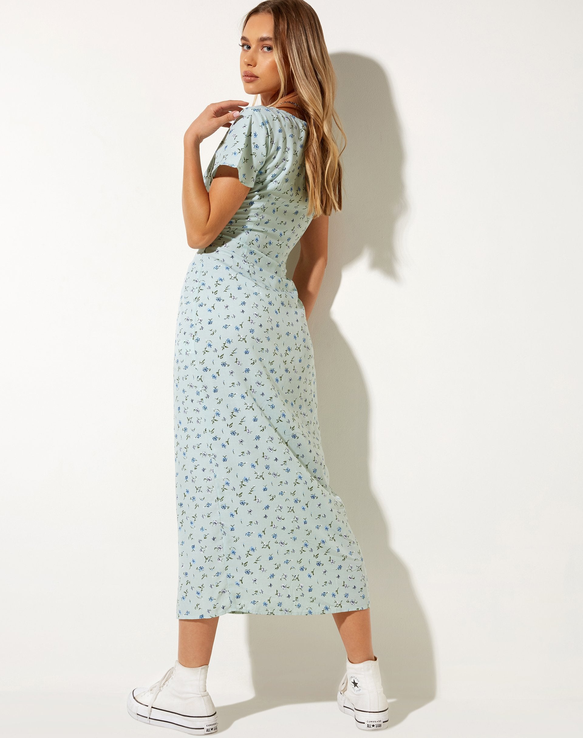 Afbeelding van Larin Midi Dress in Pretty Petal Green