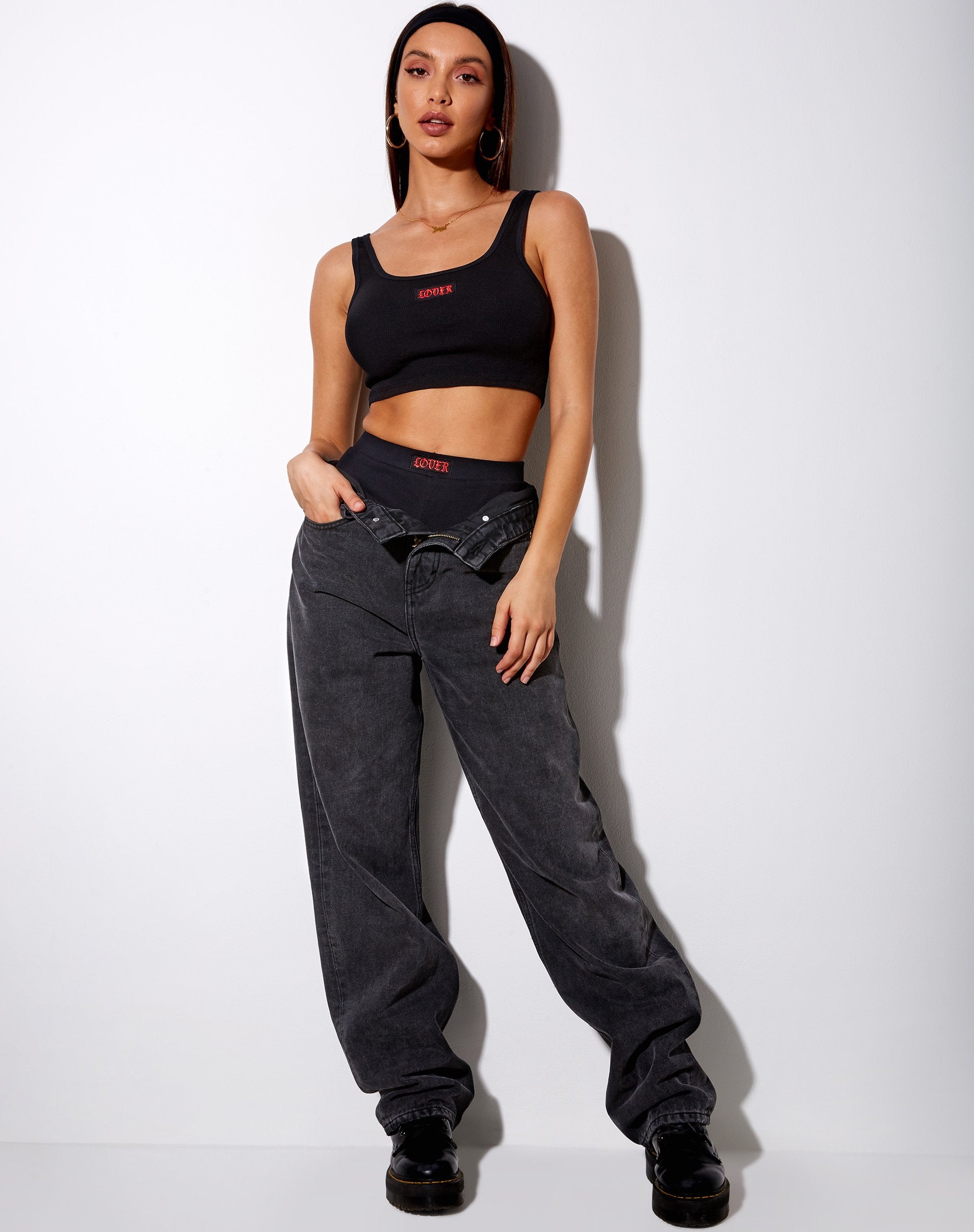 Afbeelding van Lathi Crop Top in Rib Zwart Lover Embro