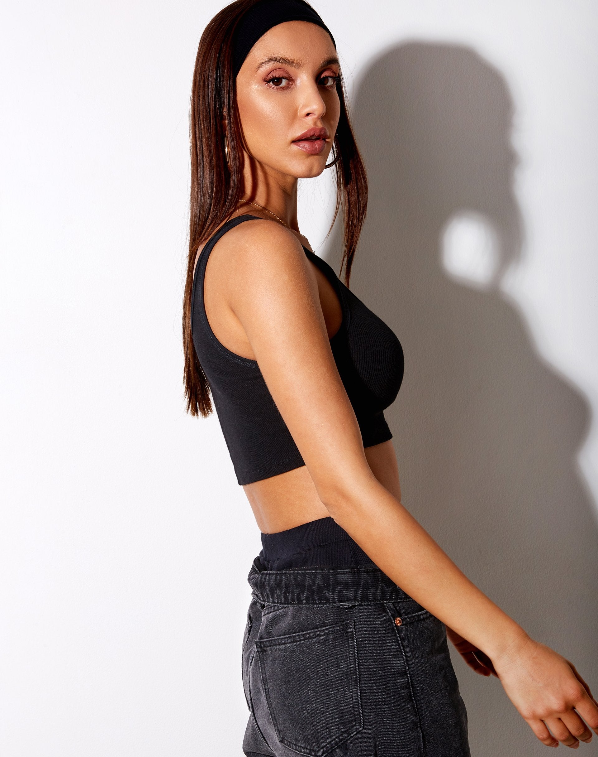 Afbeelding van Lathi Crop Top in Rib Zwart Lover Embro