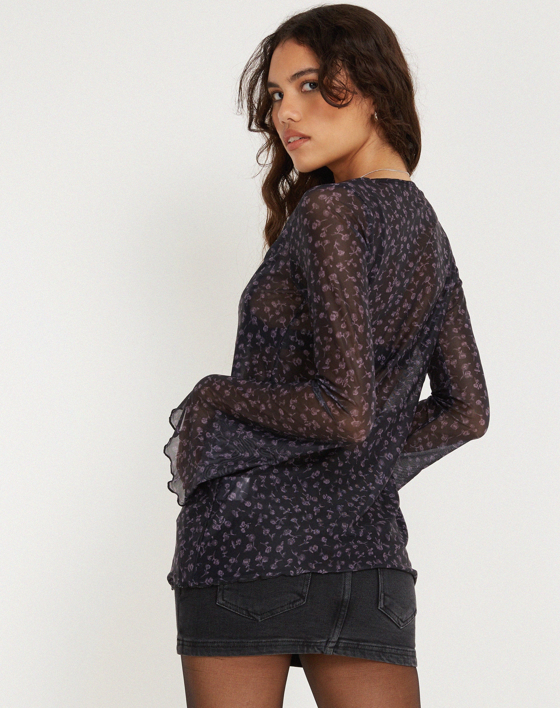 Afbeelding van Leony Cardi in Donker Ditsy Rose Zwart
