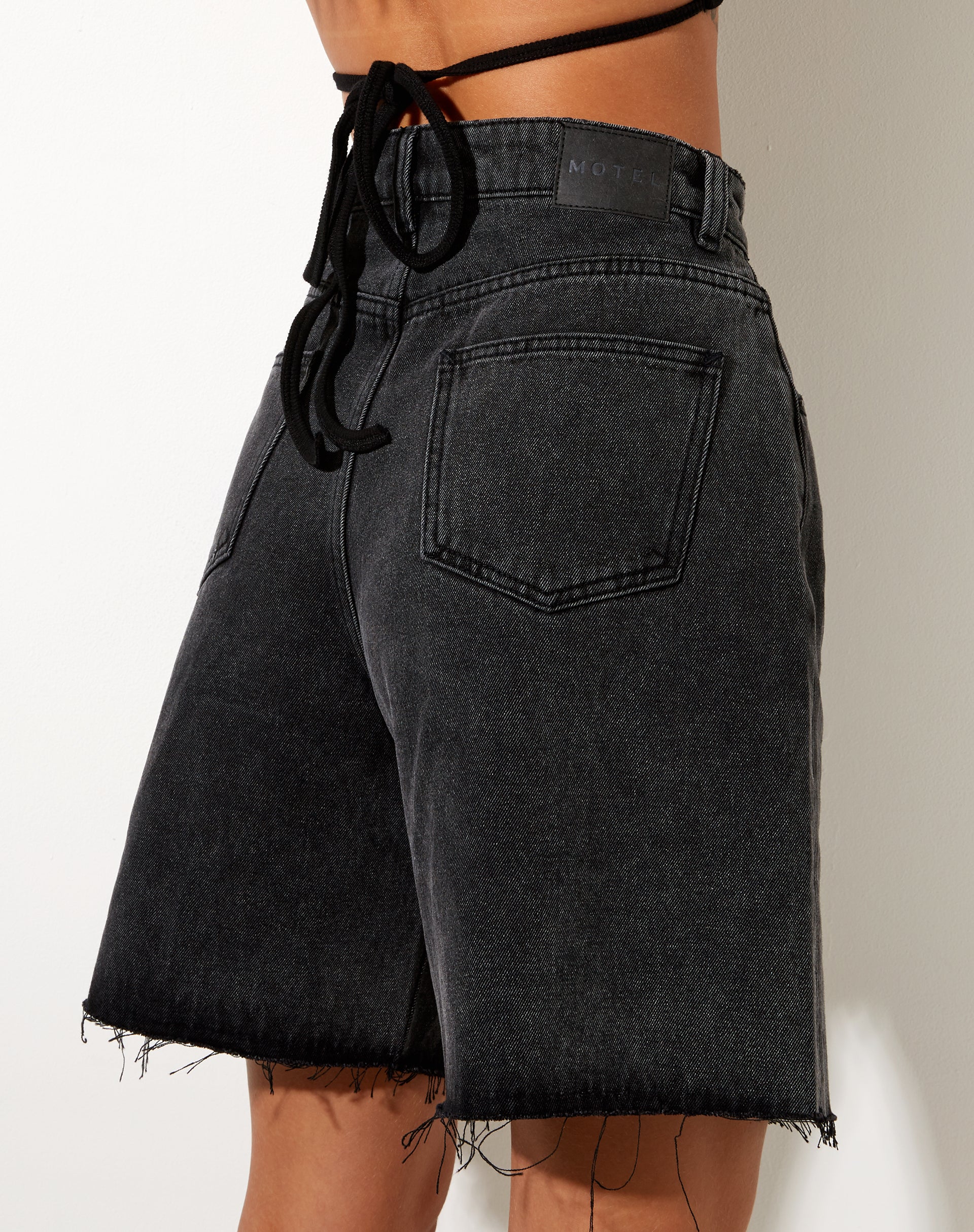 Afbeelding van Loose Fit Denim Short in Black Wash