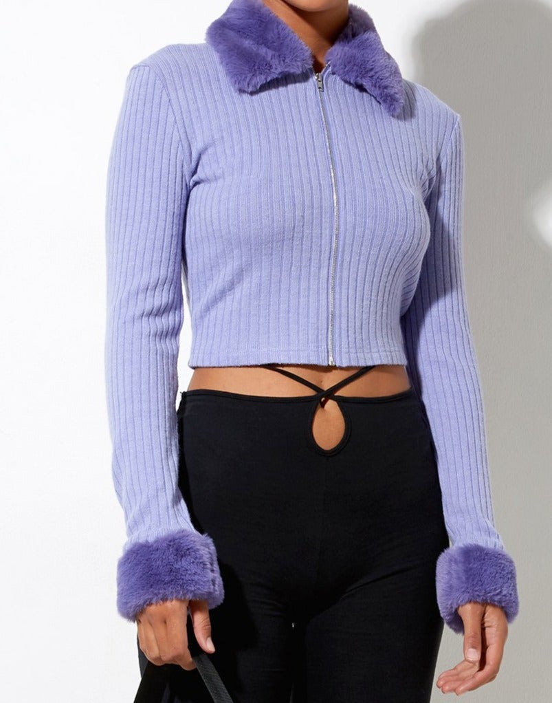 Loria Cardi in Lila