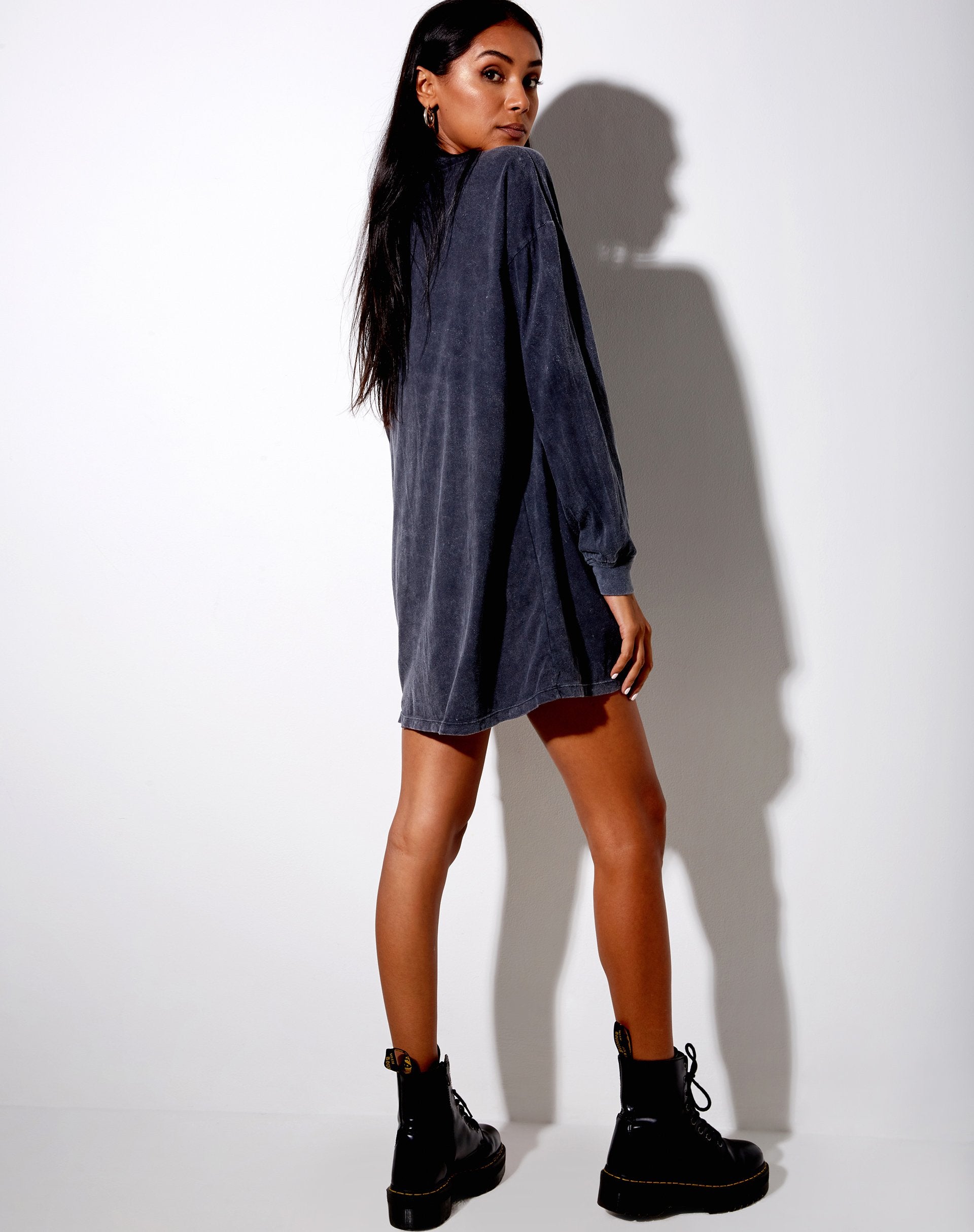 Afbeelding van Lotsun Sweatshirt in Black Wash Twin Dragon