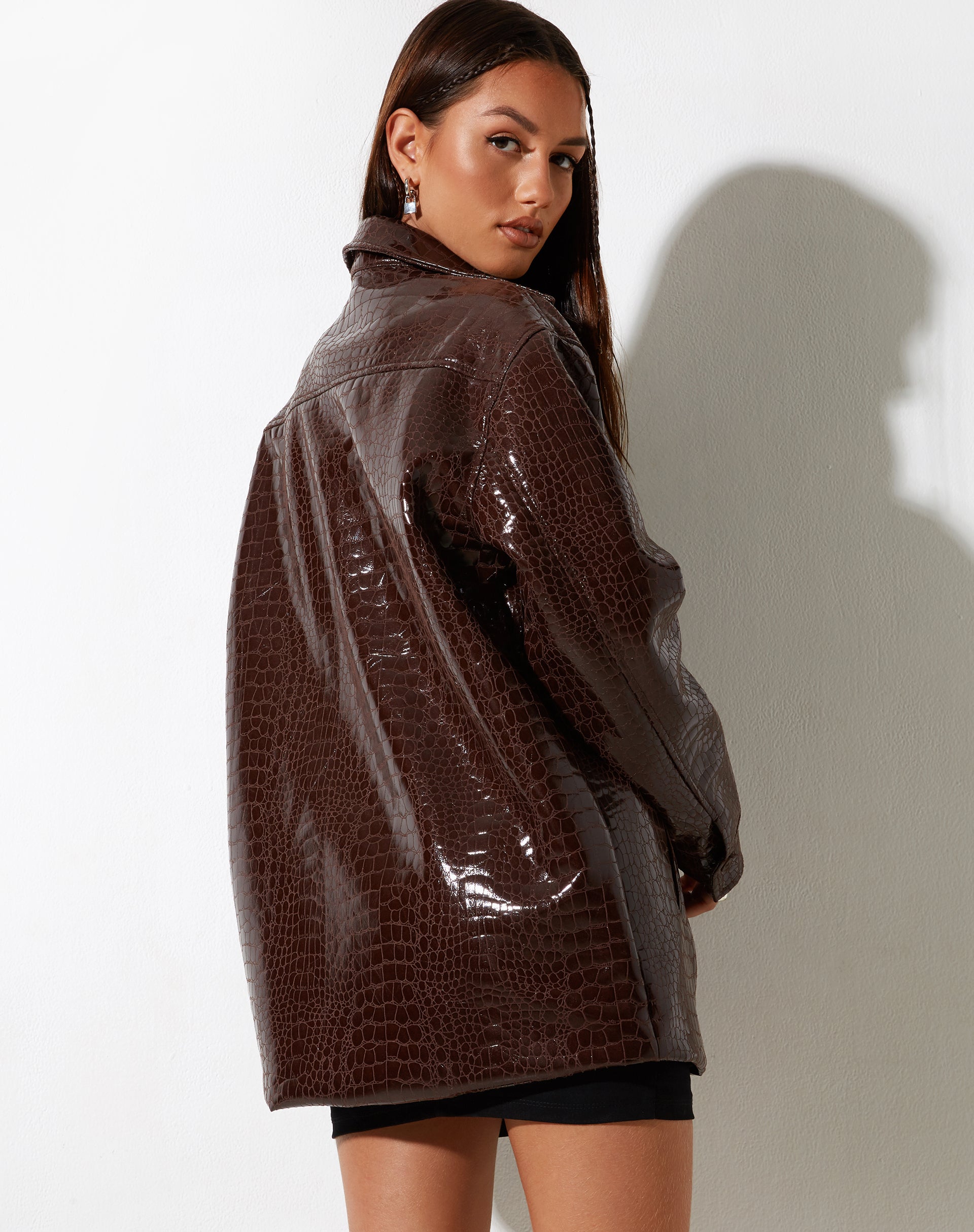 Afbeelding van MOTEL X IRIS Mamba Shirt in Croc PU Donker Bruin