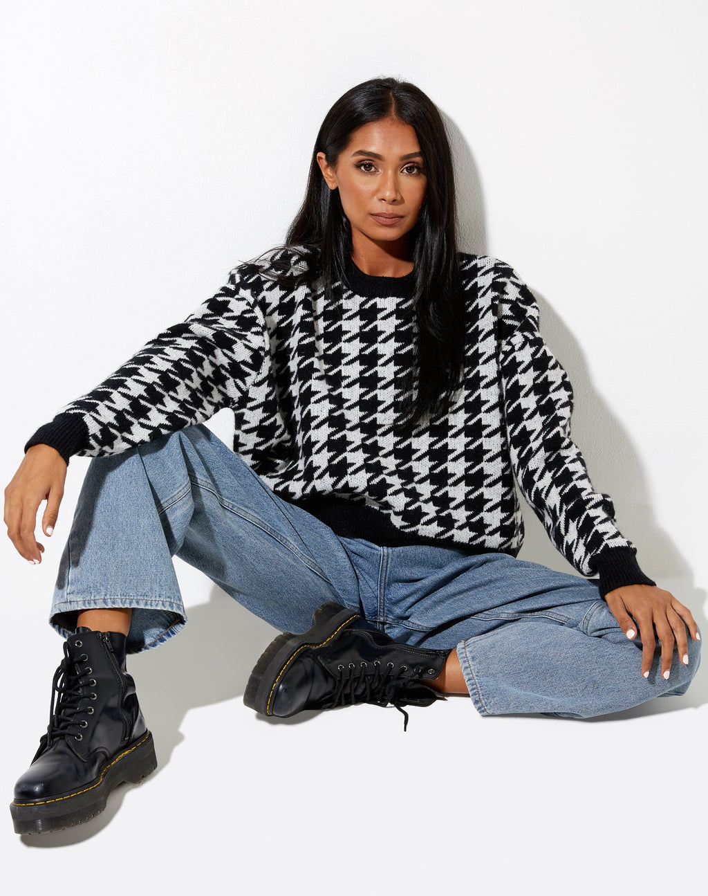 Margo Trui in Gebreide Houndstooth Zwart en Ivoor