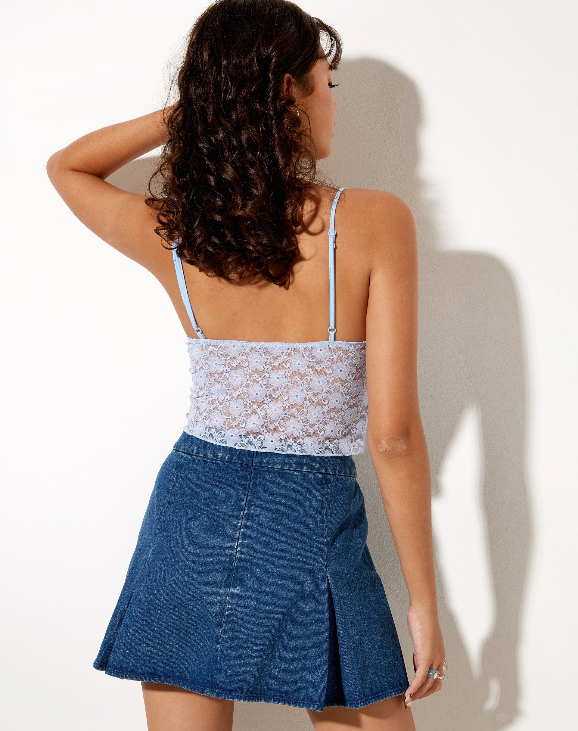 Afbeelding van Mayrinda Crop Top in Kant Powder Blue