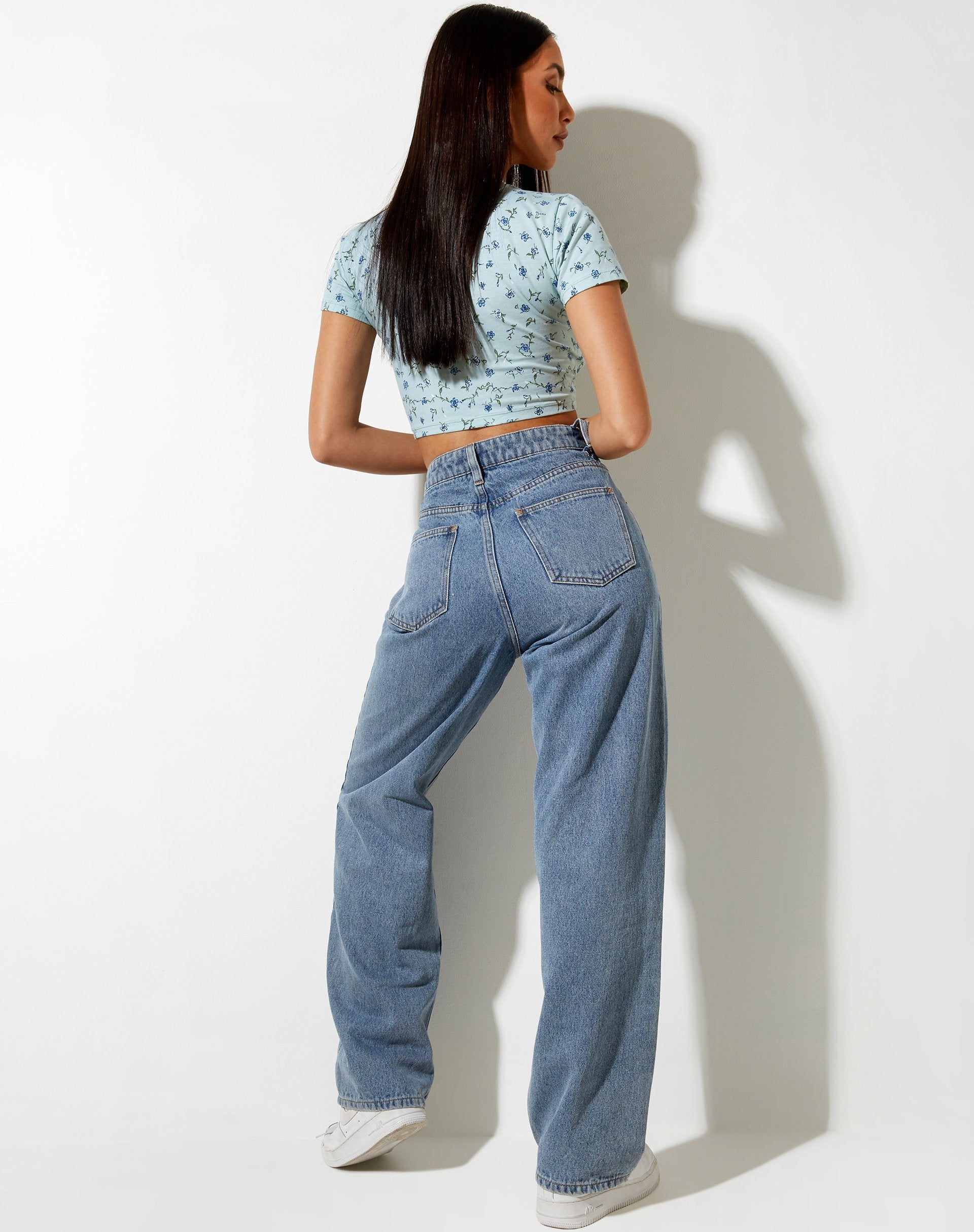 Afbeelding van Mieye Crop Top in Pretty Petal Green