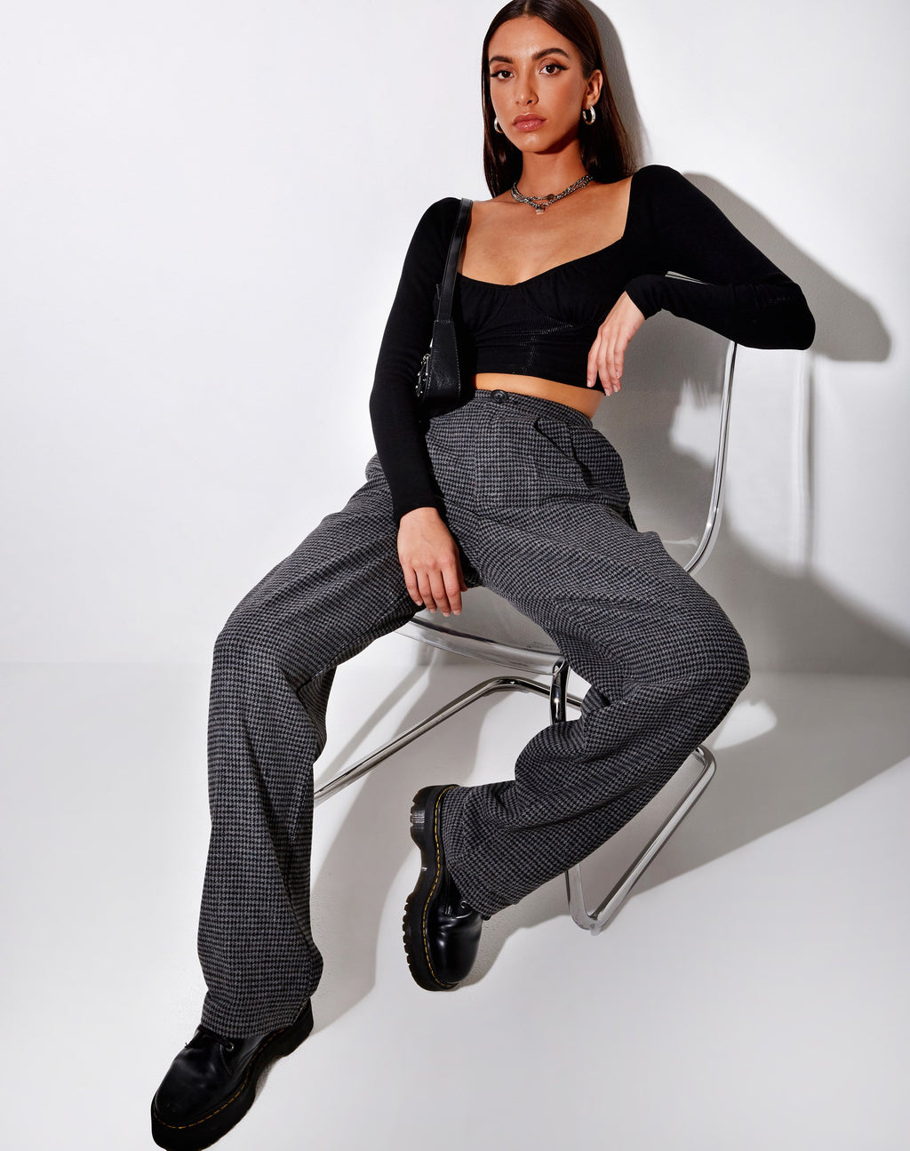 Misha broek met wijde pijpen in houndstooth zwart en grijs