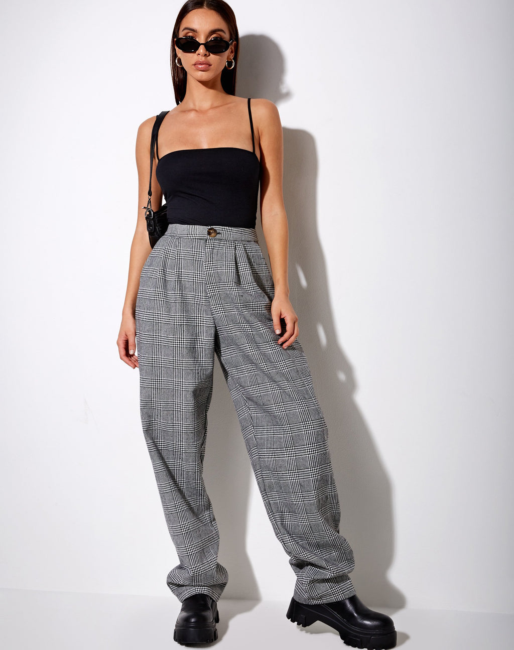 Misha broek met wijde pijpen in houndstooth zwart