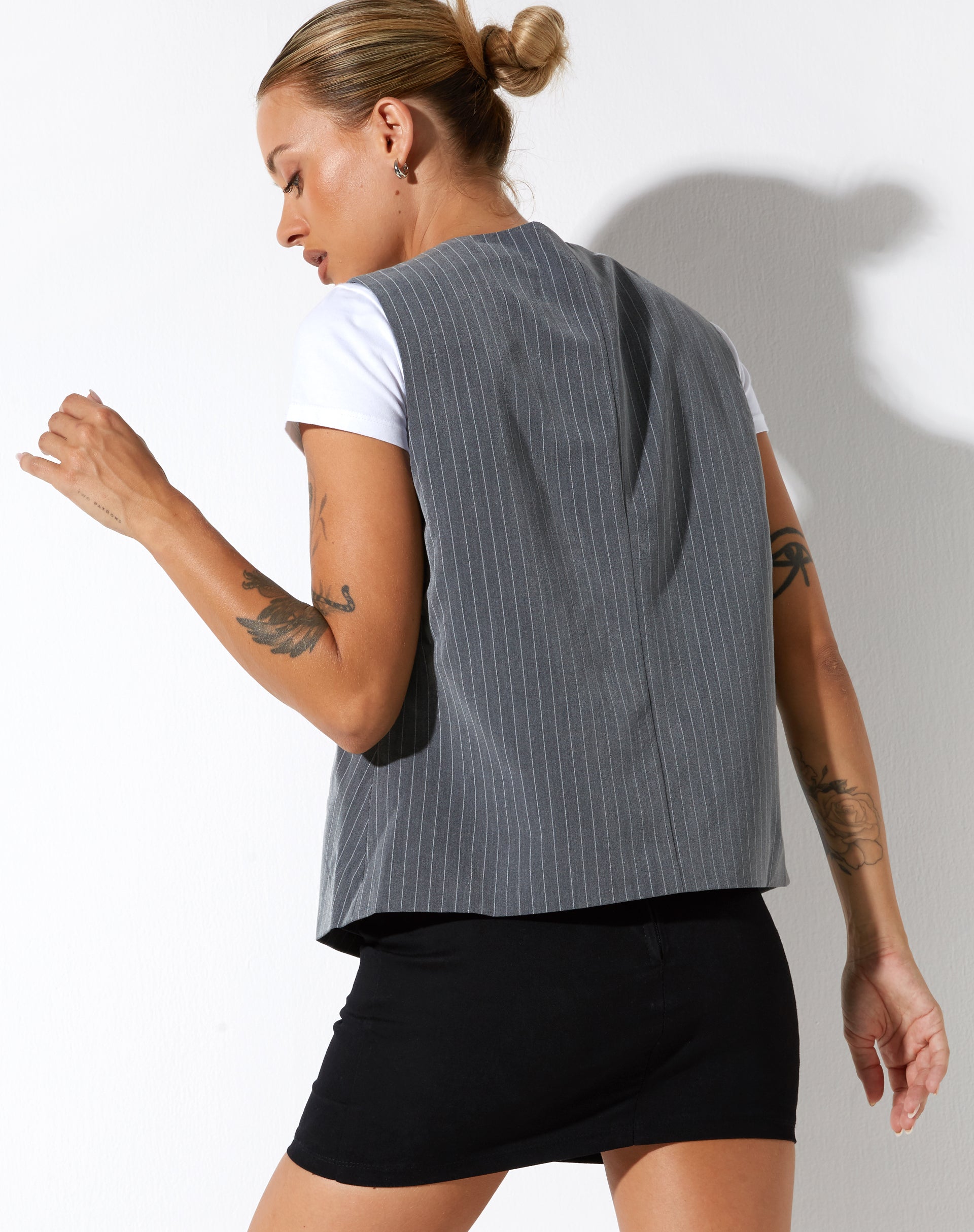 Afbeelding van Moris Vest in Pinstripe Grey