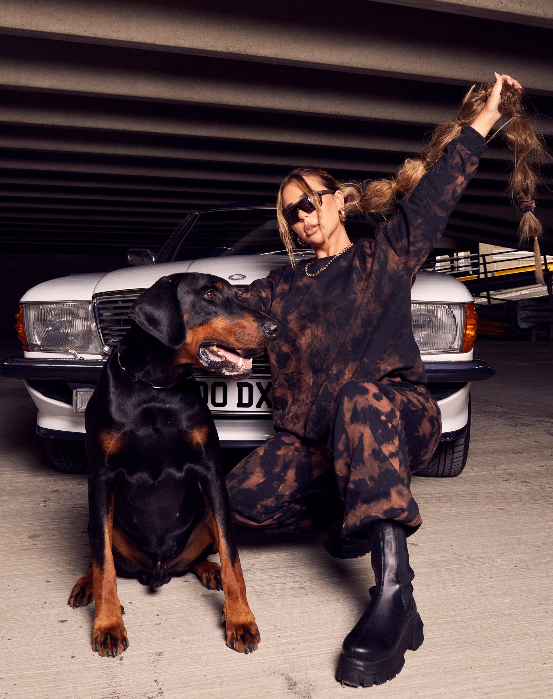 Afbeelding van Glo Sweatshirt in Zwart Roest Tie Dye