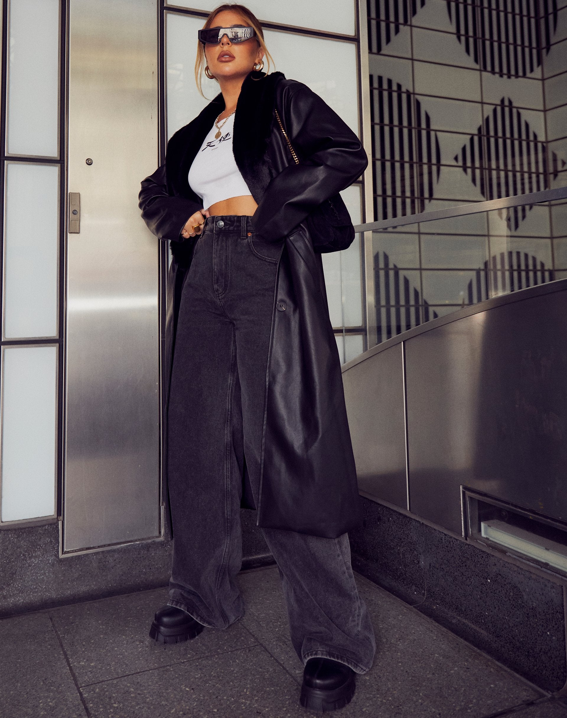 Afbeelding van Weaver Longline Coat in Pu Zwart