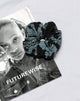 Afbeelding van XL Scrunchie in Dragon Flower Zwart en Mint