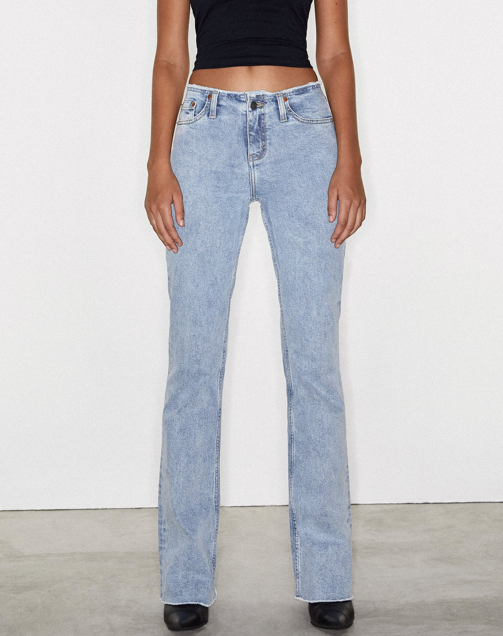 Gerafelde jeans met lage taille in Light Wash Blue