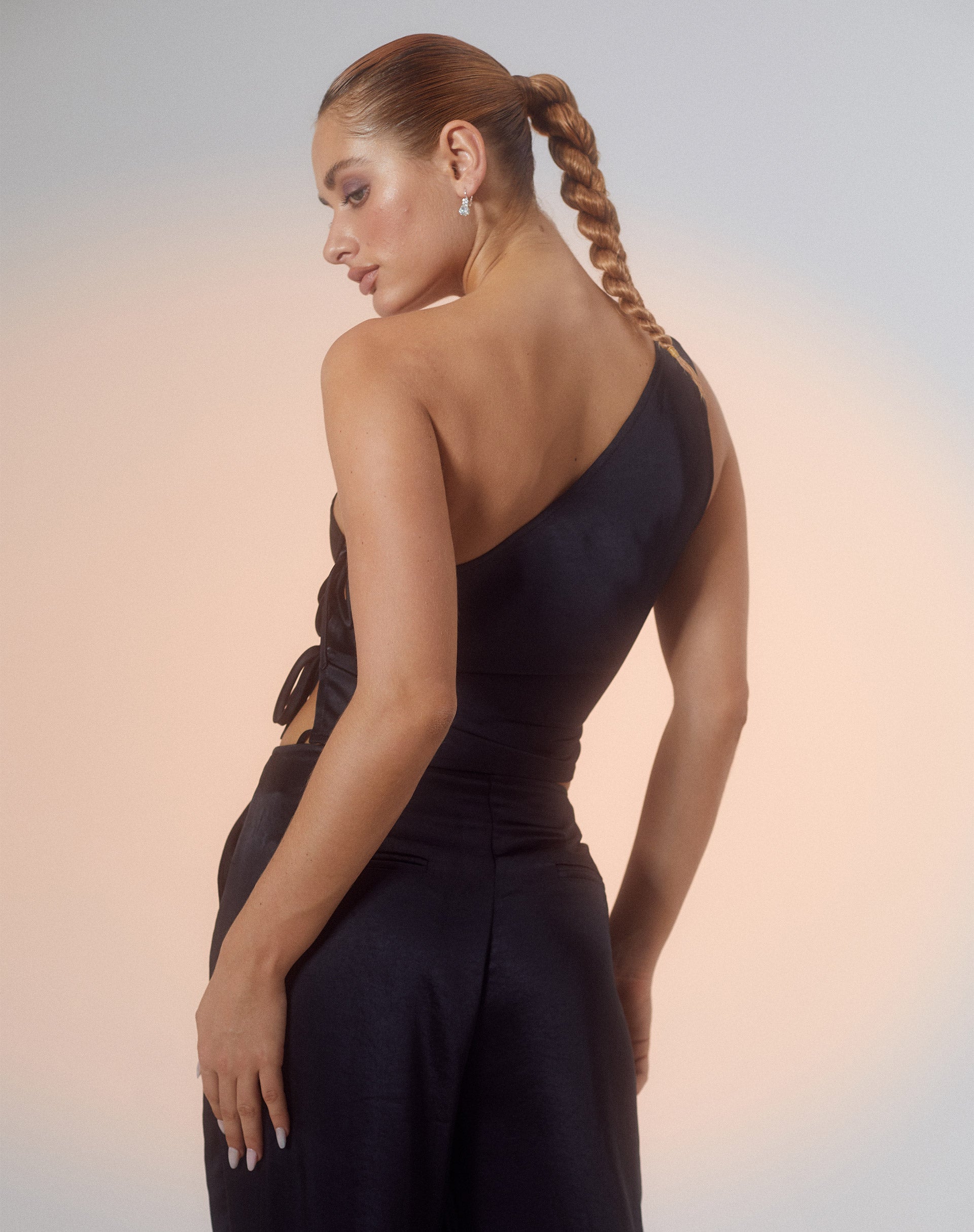 Afbeelding van Floella Asymmetrische Top in Zwart