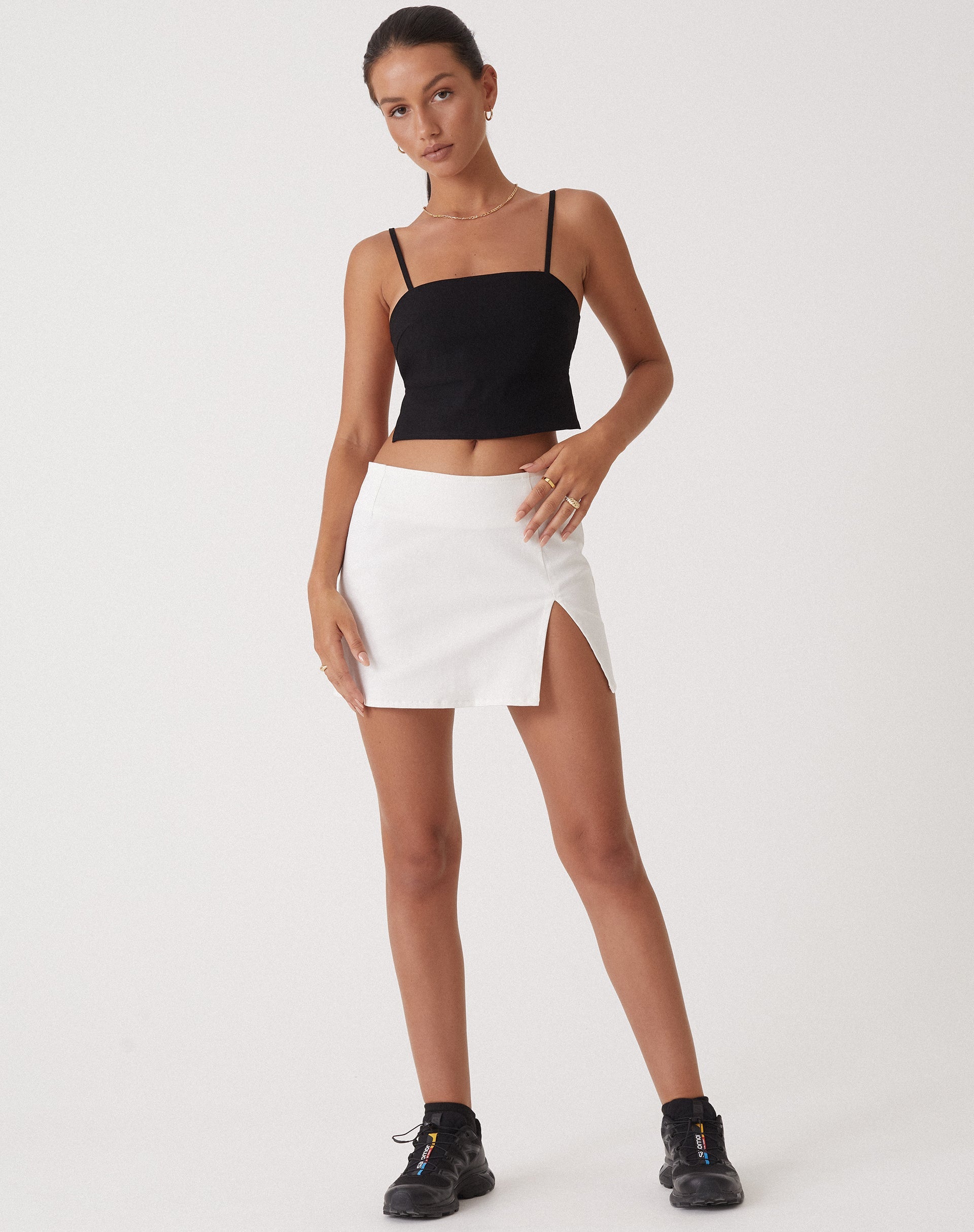 Afbeelding van MOTEL X OLIVIA NEILL Merita Crop Top in Getailleerd Zwart