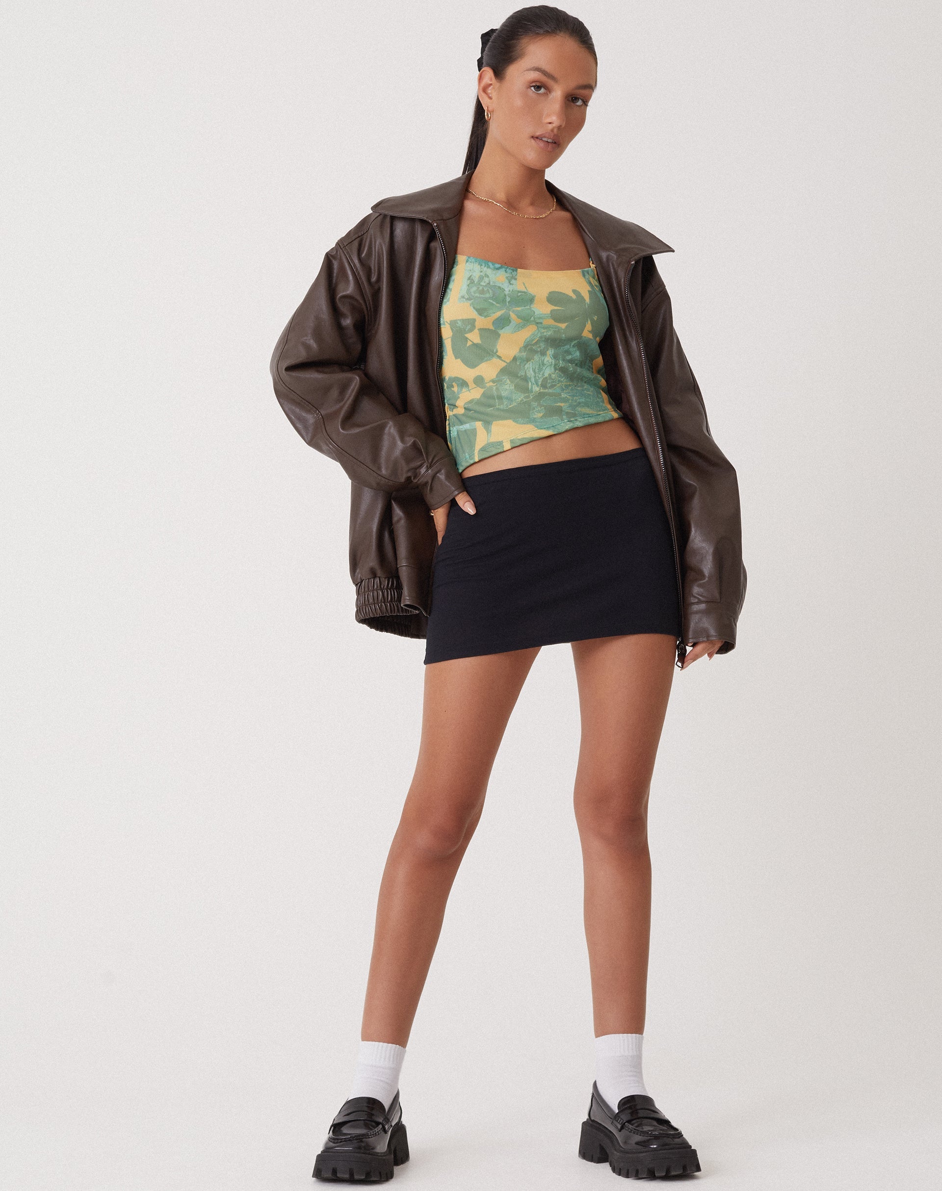 Afbeelding van MOTEL X OLIVIA NEILL Asteria Crop Top in Collage Floral Shadow Green