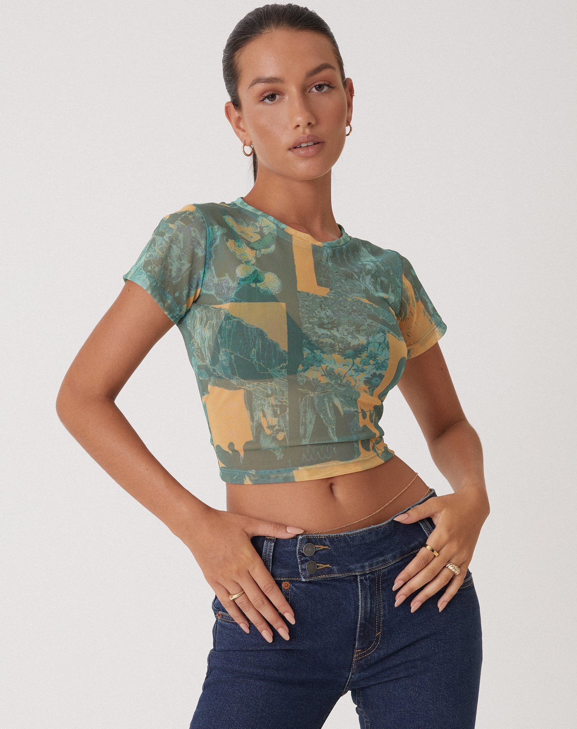 Afbeelding van Motel x Olivia Neill Zora Top in Collage Floral Shadow Green