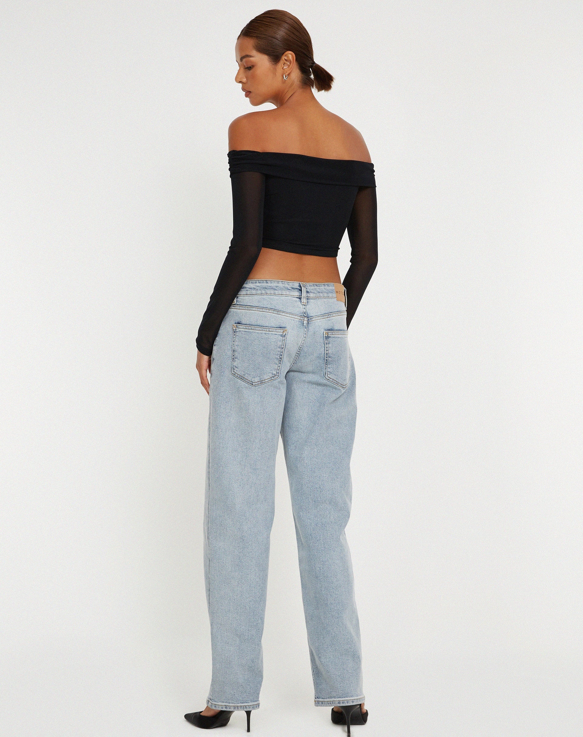 Afbeelding van Nagini Bardot Crop Top in Zwart