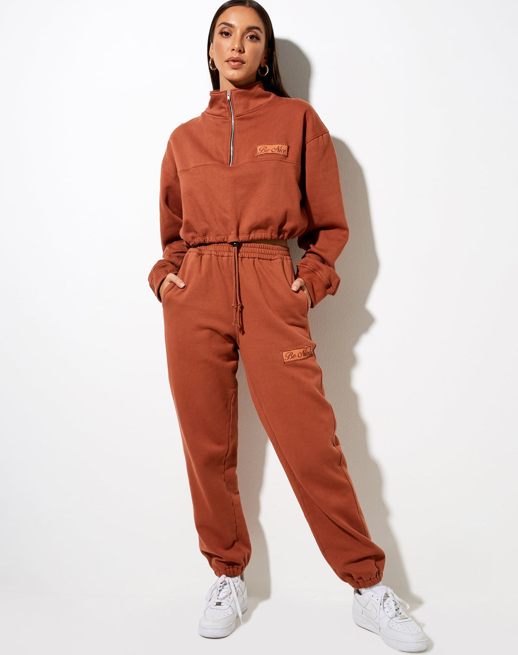 Nar Zip Bungee Trui in Burnt Brick 'Be Nice' Label Embro