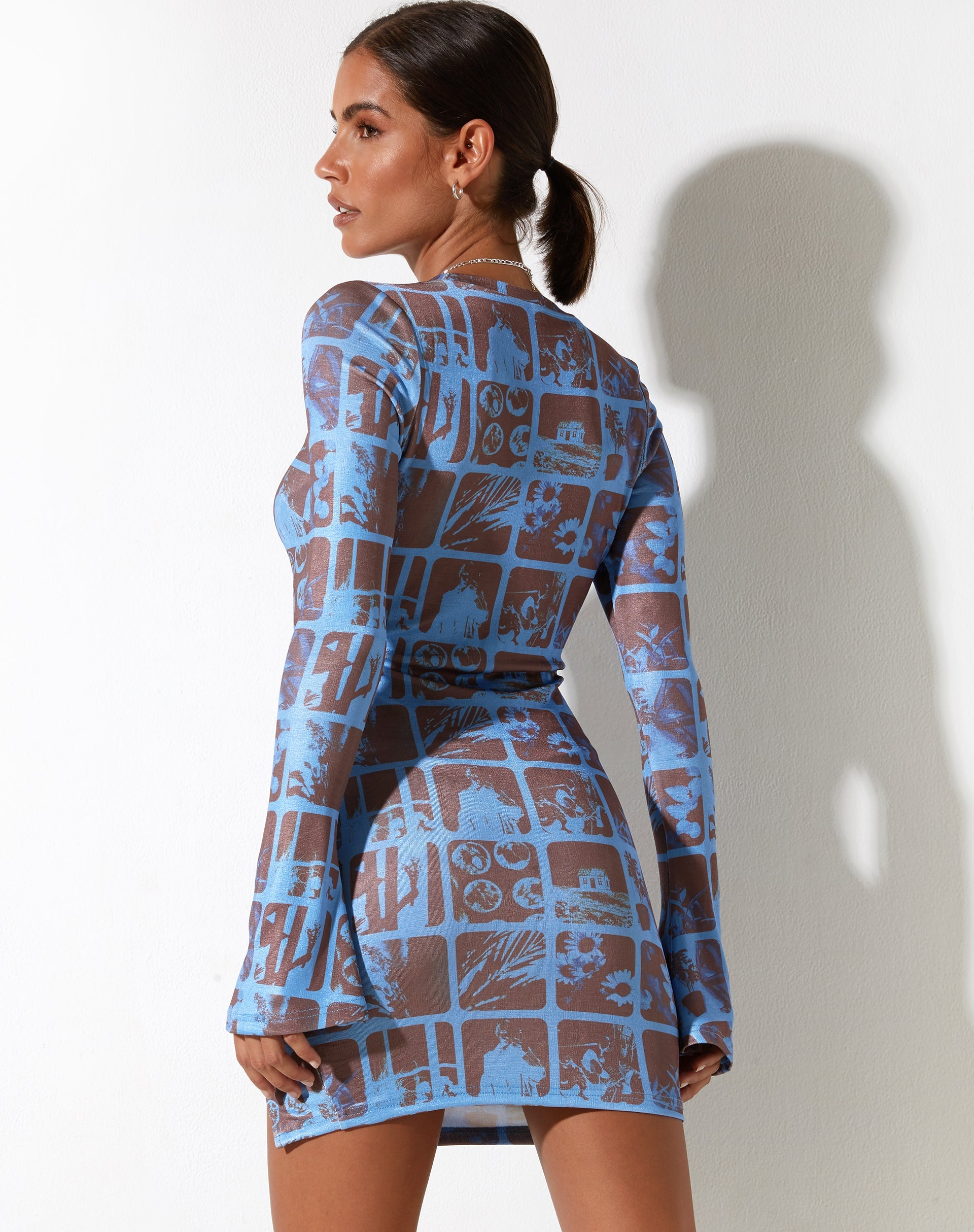 Afbeelding van Nariko Bodycon Dress in Fotografisch Blauw