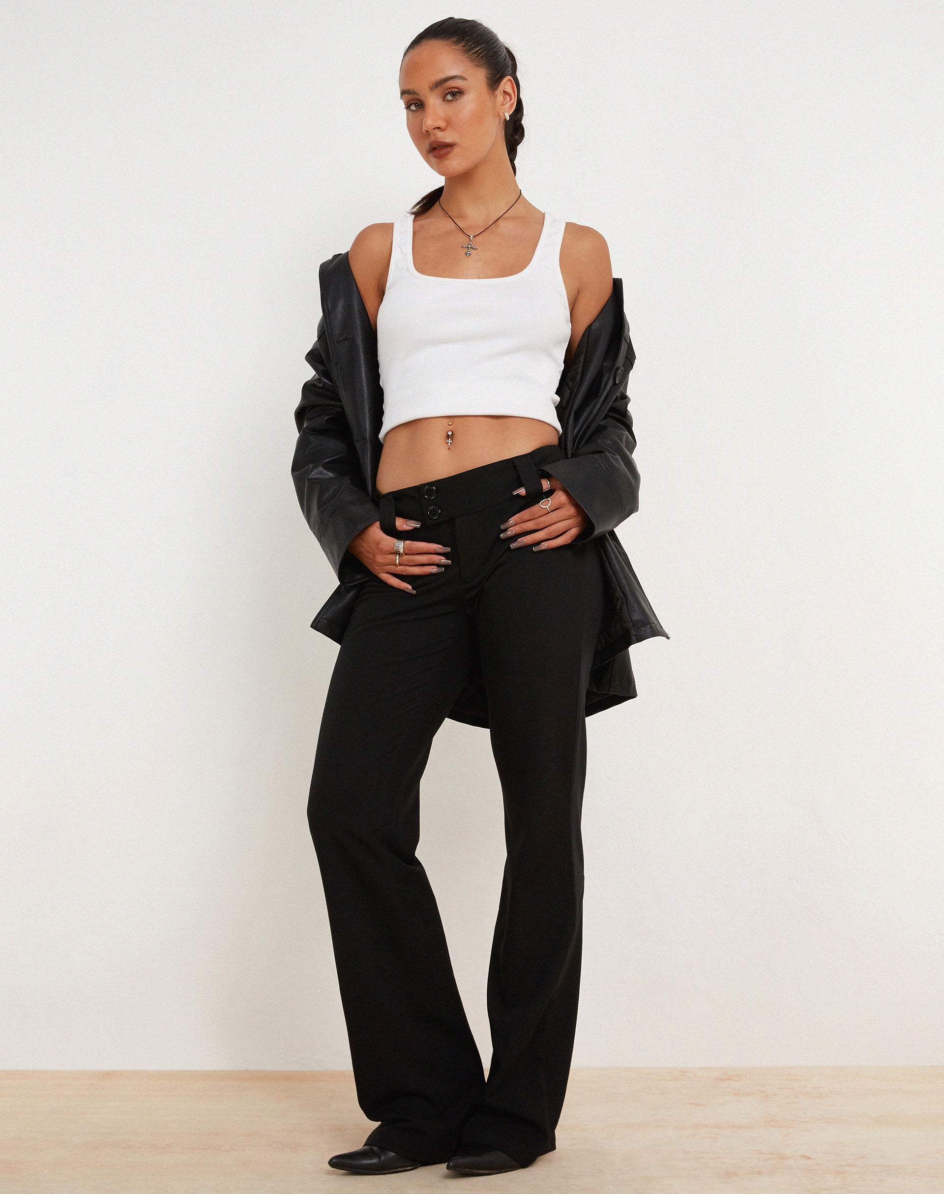 Afbeelding van Navida Low Rise Trouser in Getailleerd zwart