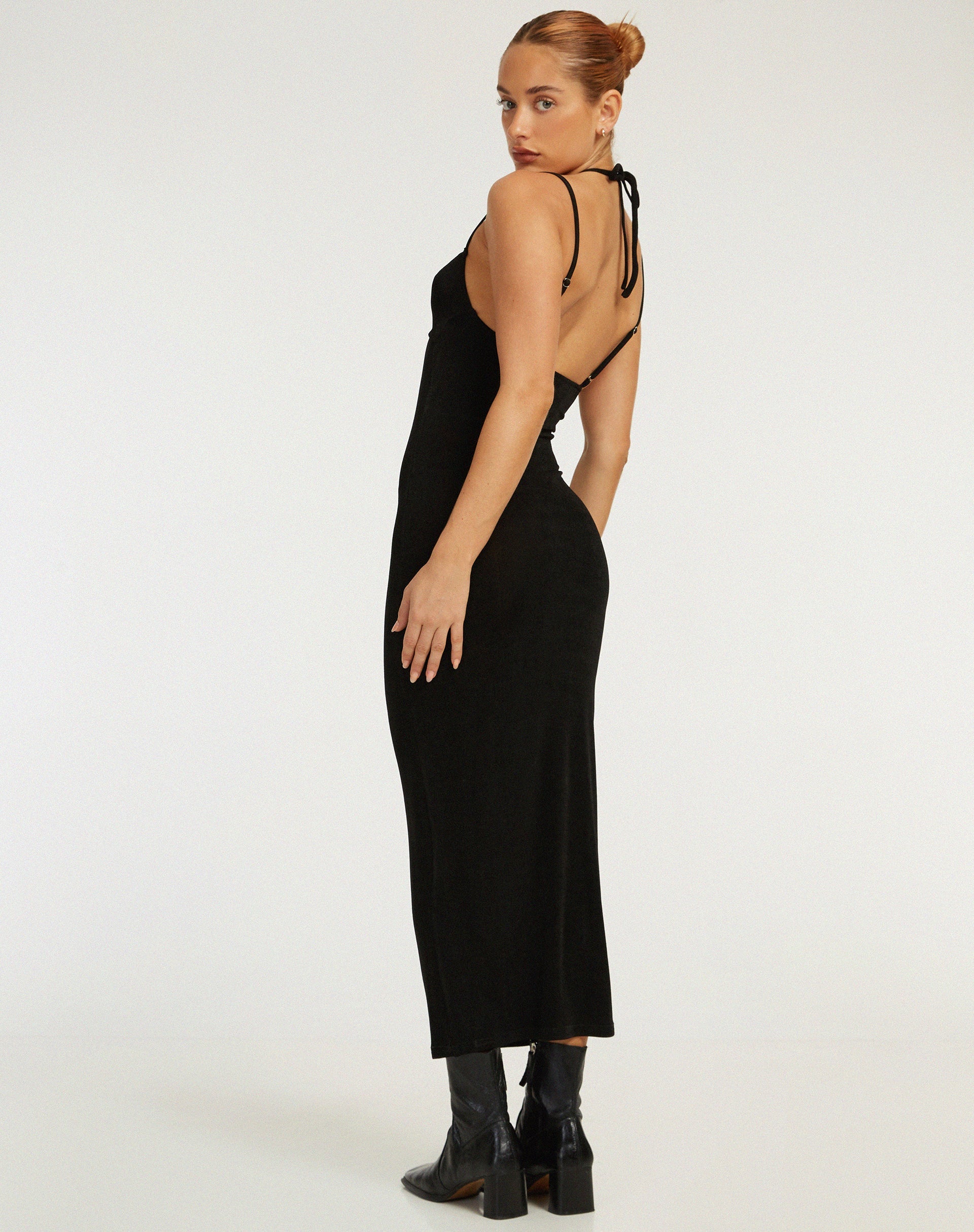 Afbeelding van Nayara Midi Dress in Zwart