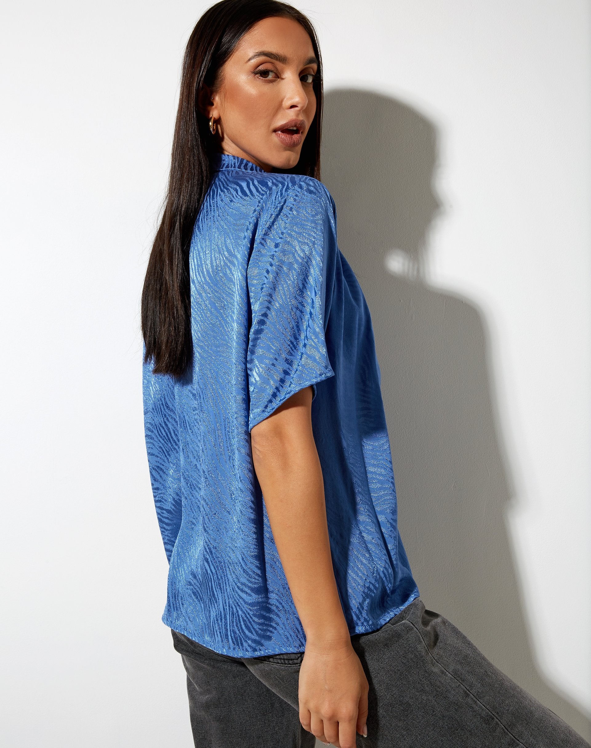 Afbeelding van Nikra Shirt in Satijn Zebra Blauw Bonnet
