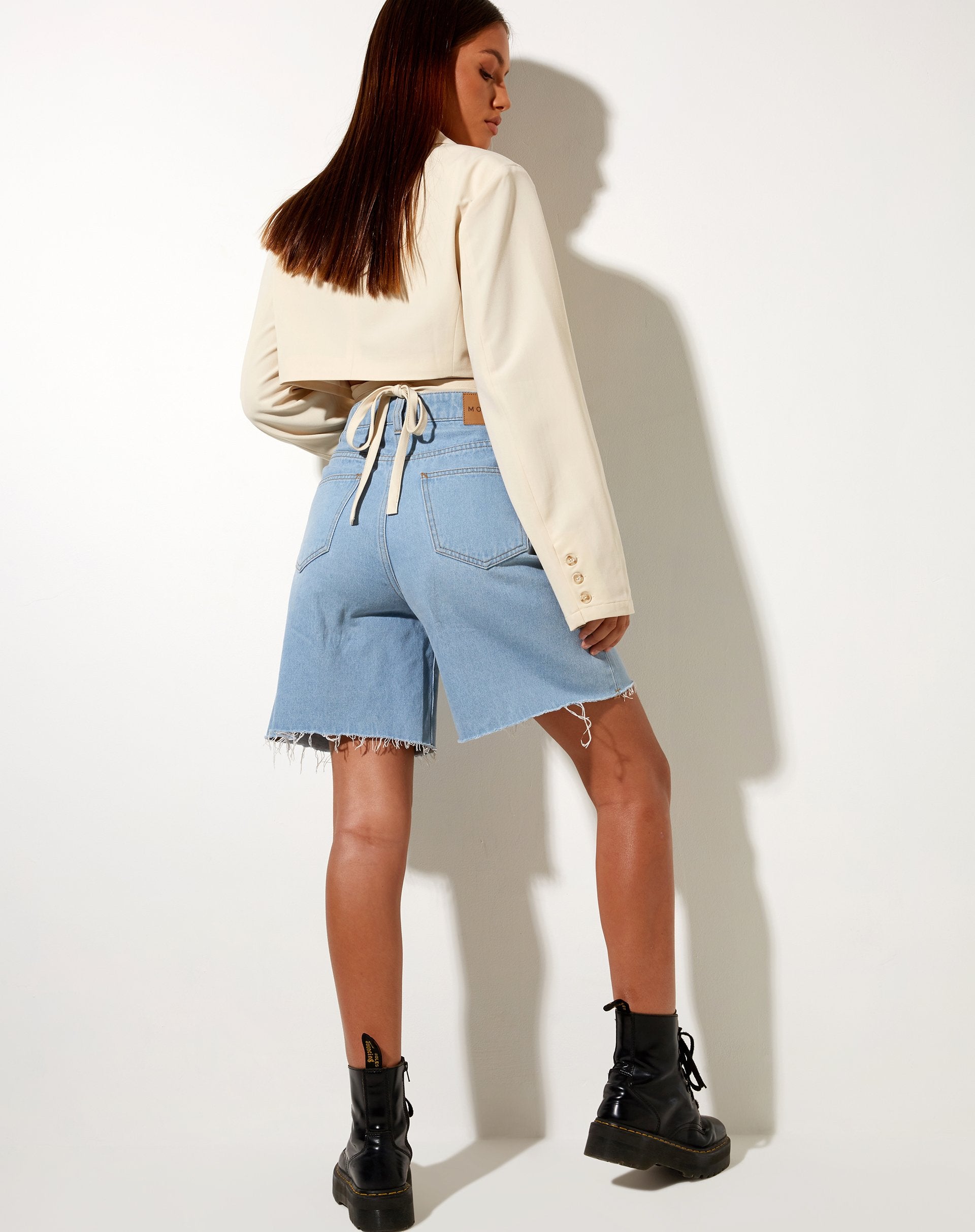 Afbeelding van Notus Cropped Blazer in Getailleerde Crème