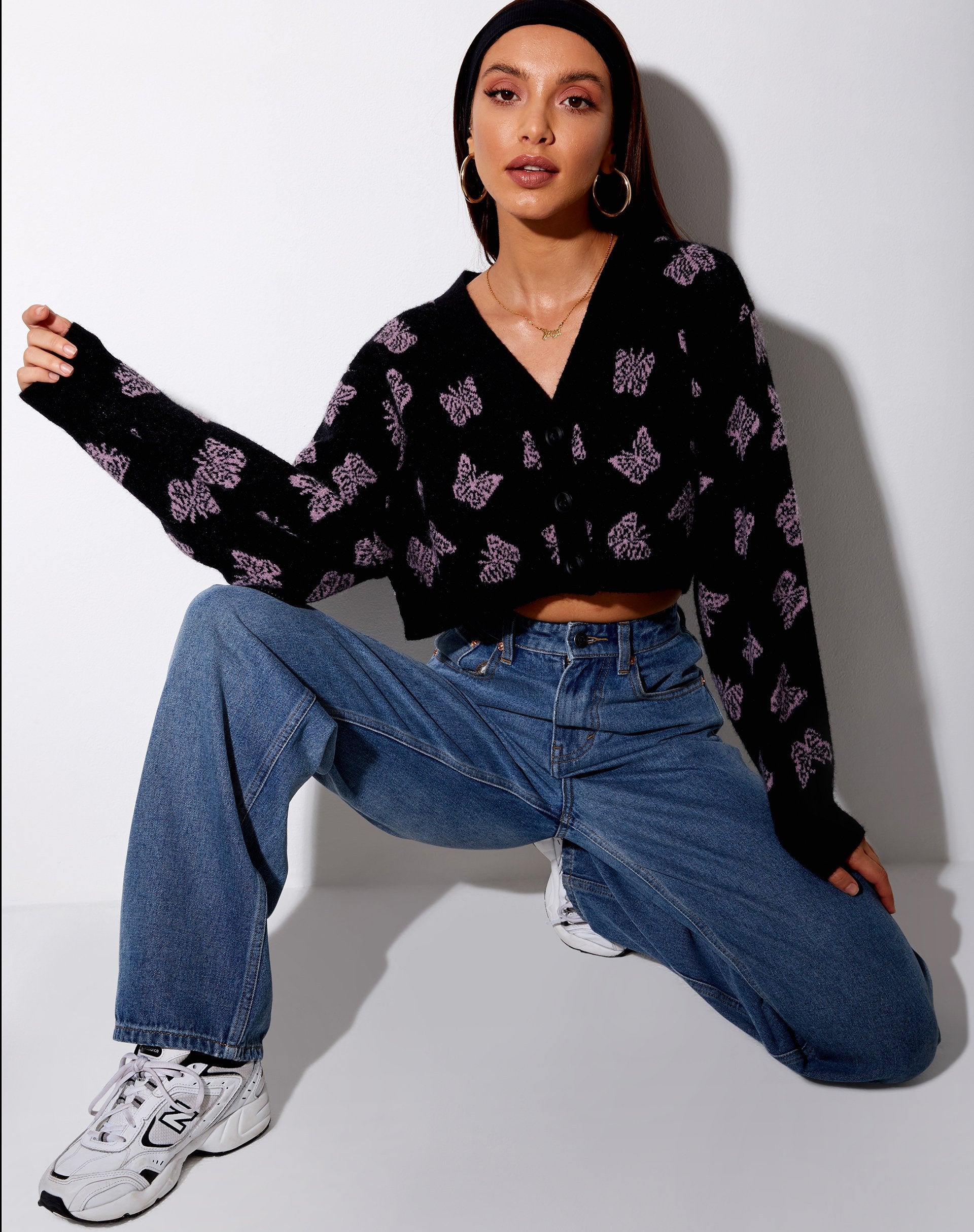 Afbeelding van Olina Cropped Cardigan in Zwart en Paars Vlinder