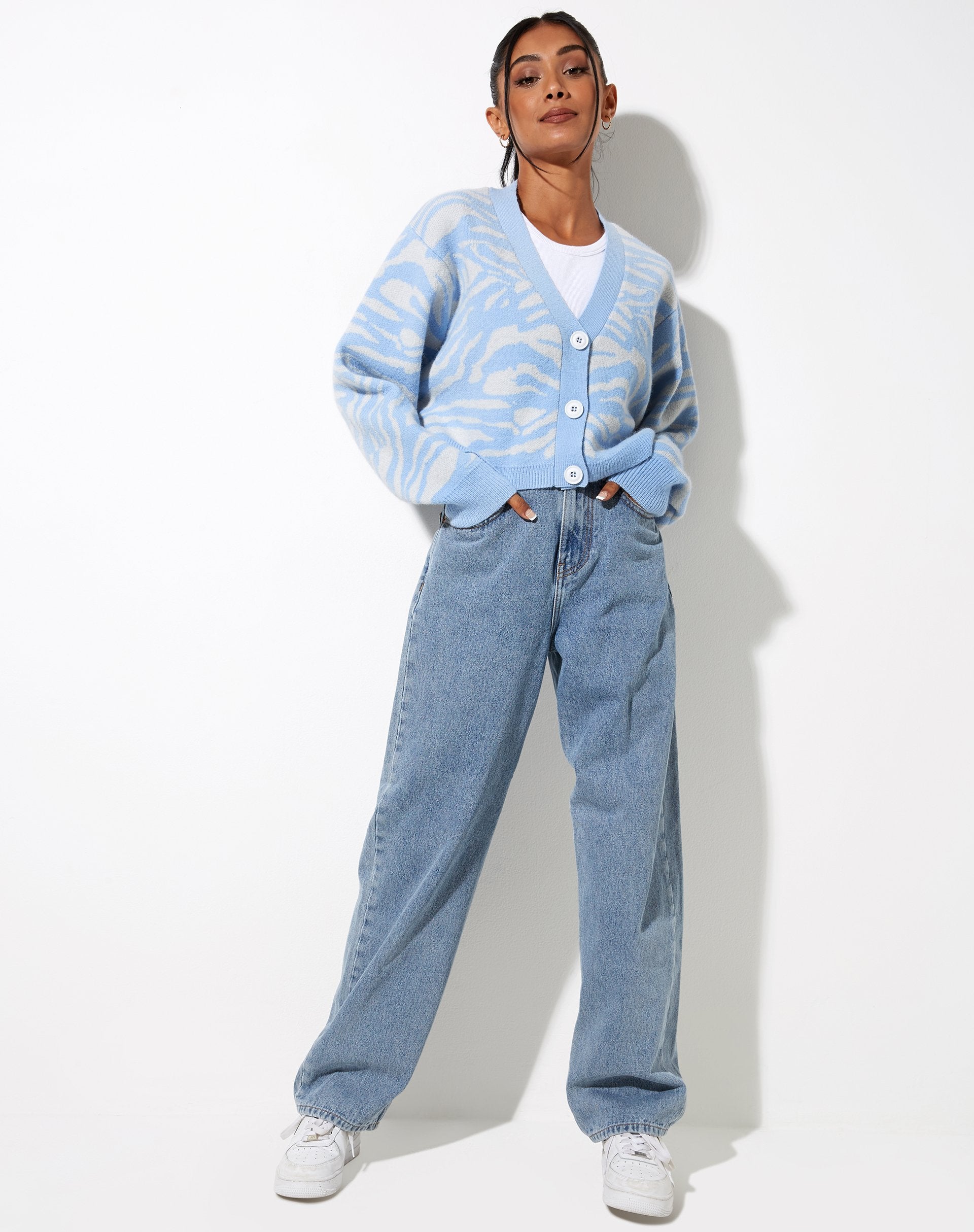 Afbeelding van Olina Cropped Cardi in Zebrablauw Grijs