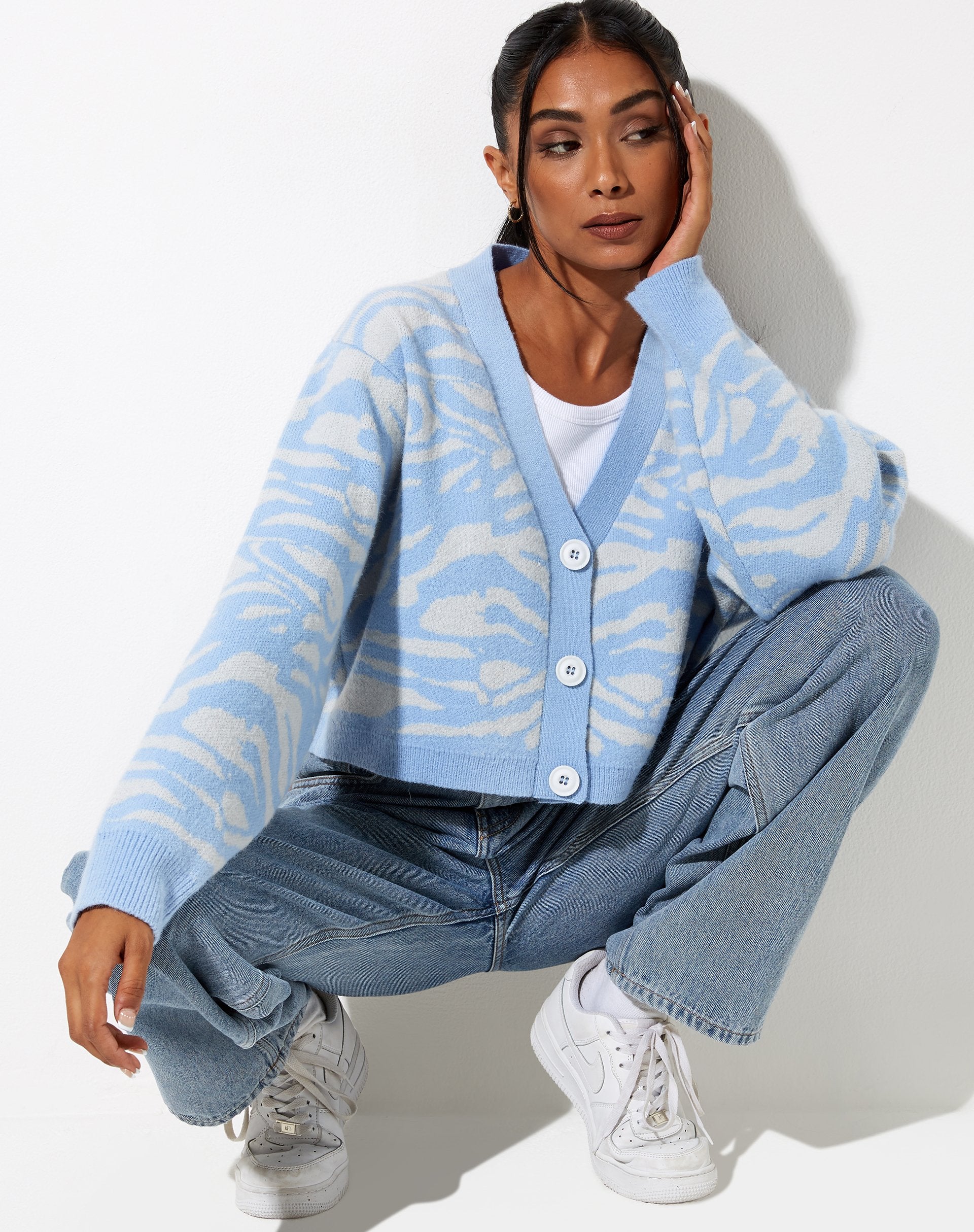 Afbeelding van Olina Cropped Cardi in Zebrablauw Grijs