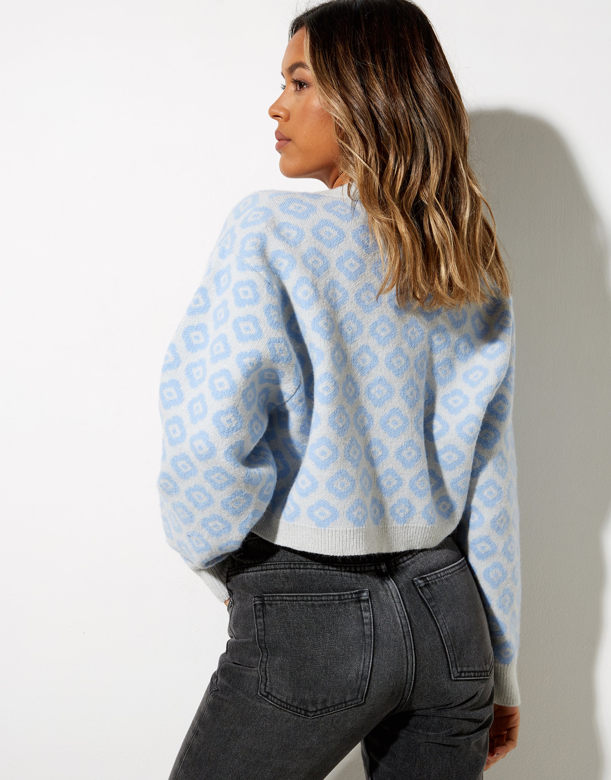 Afbeelding van Olina Cropped Cardi in gebreid ton-sur-ton blauw Daisy