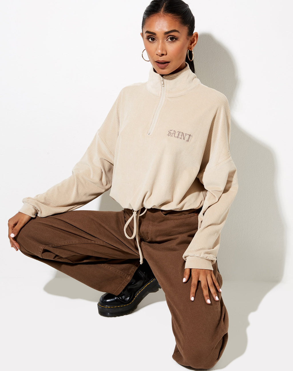 Olini trui in neutraal beige 'Saint' borduursel
