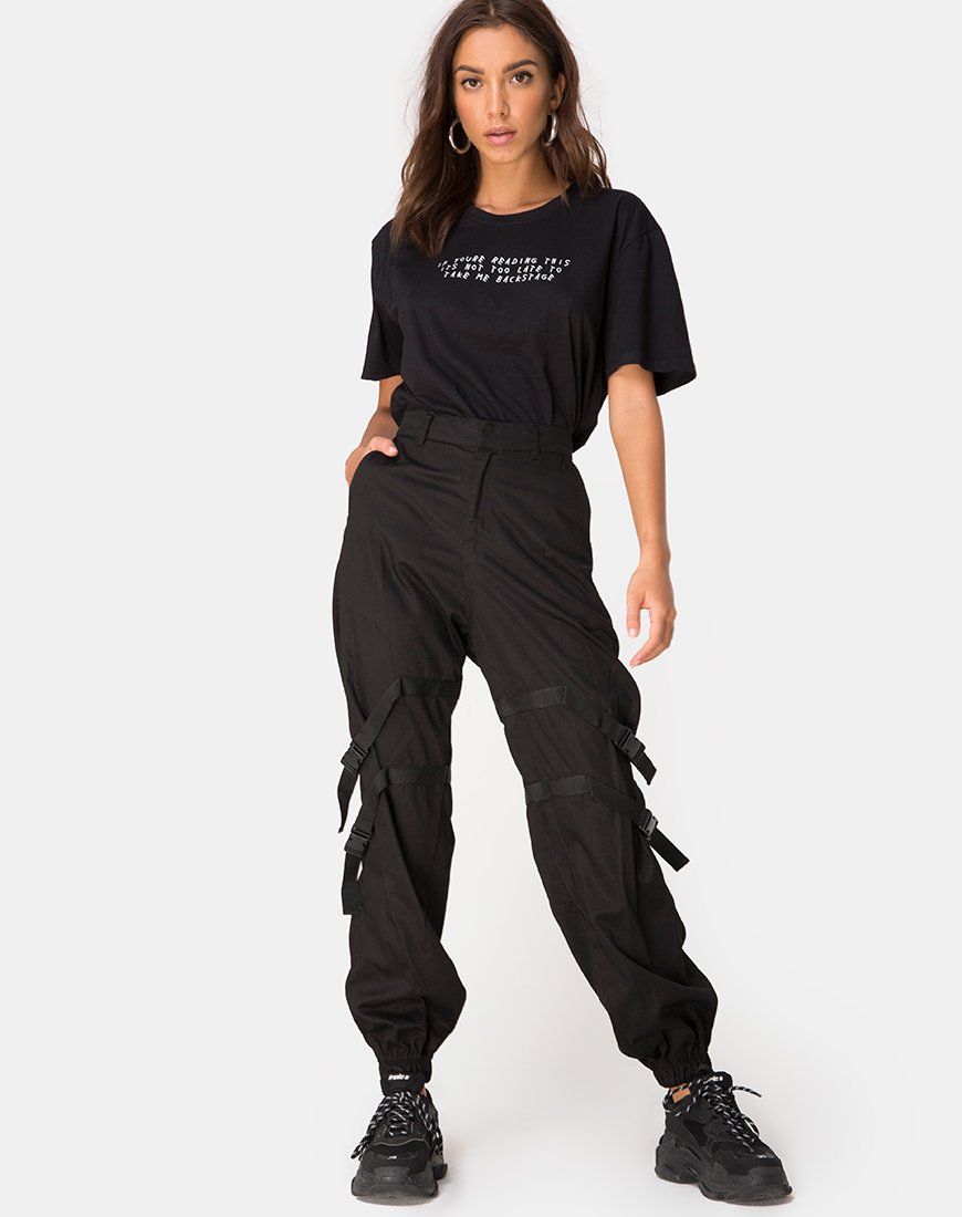 Afbeelding van Oversize Zwart T-shirt in Zwart op Tour personeel van Motel