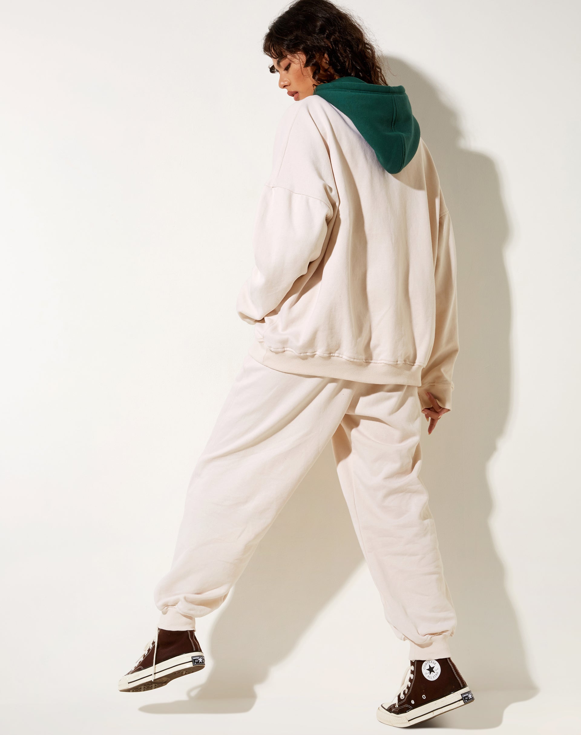 Afbeelding van Oversize Hoodie in Bosgroen Winterwit M Embro