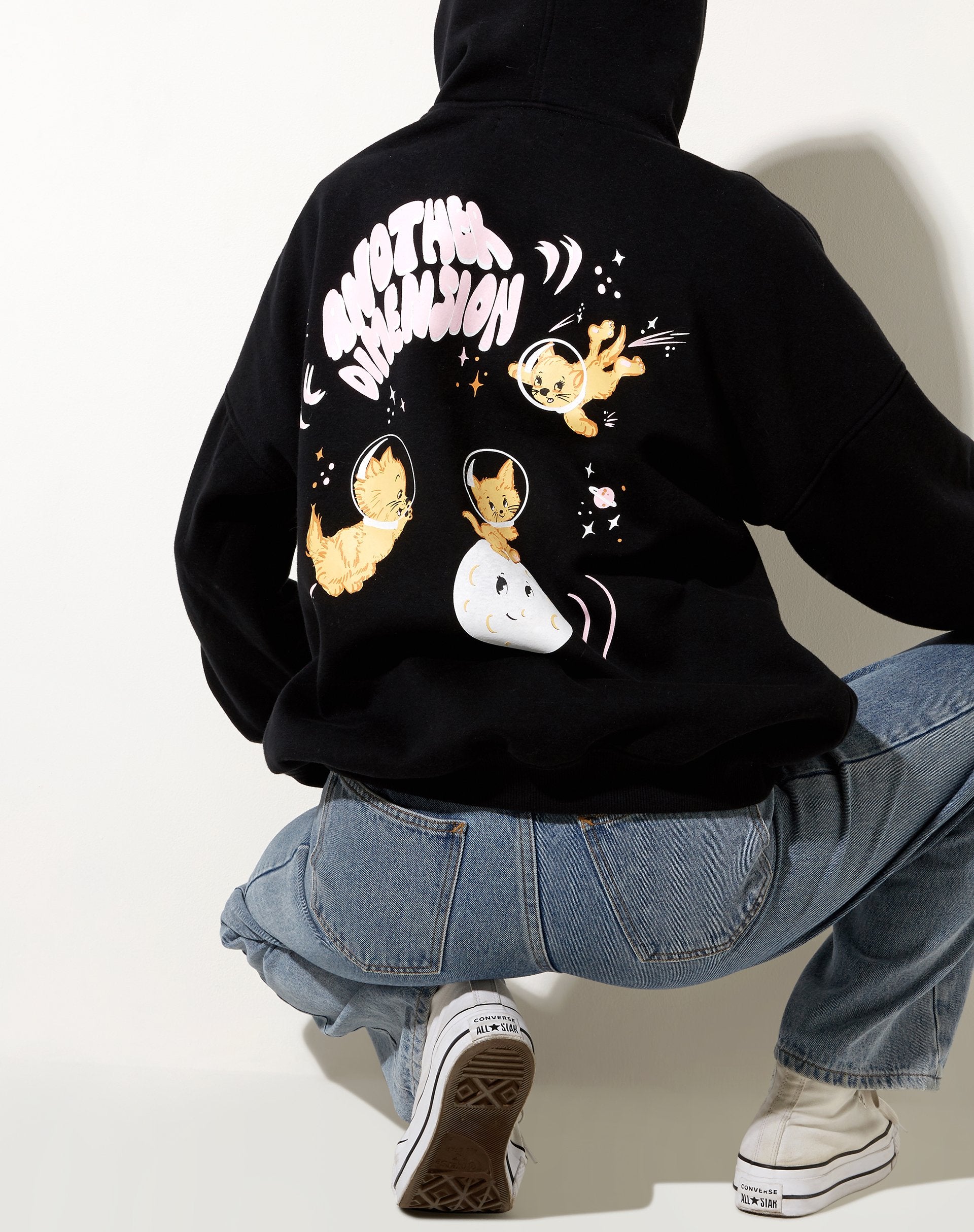 Afbeelding van Oversize Hoodie in Zwart Another Dimension
