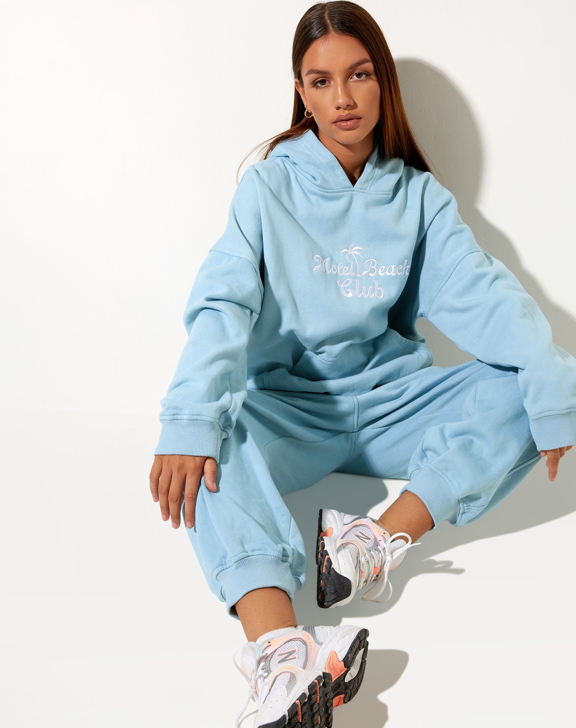 Afbeelding van Oversize Hoodie in Nantucket Blue Motel Beach Club