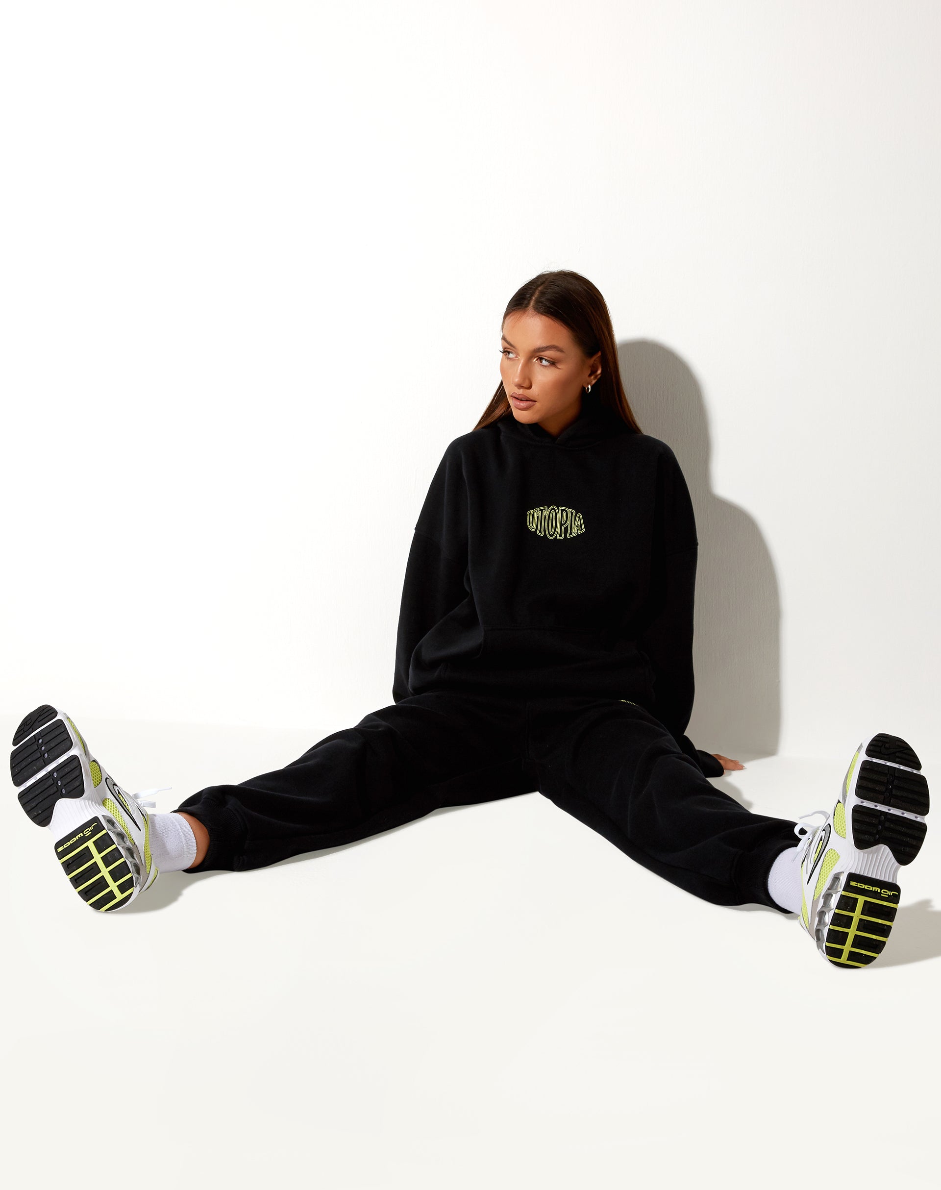 Afbeelding van Oversize Hoodie in Zwart Utopia