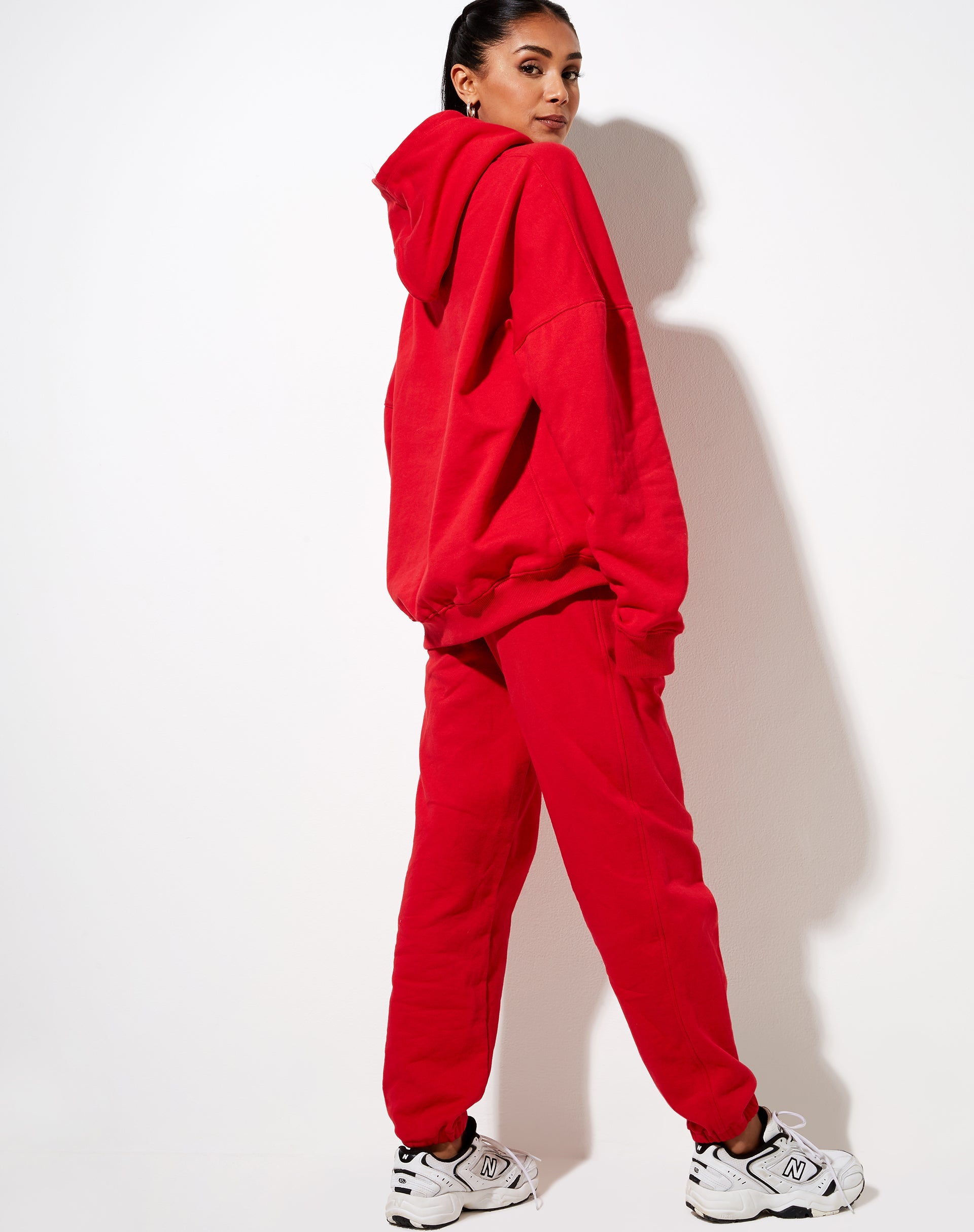 Afbeelding van Oversize Hoodie in Racing Red met Angel Energy Embro