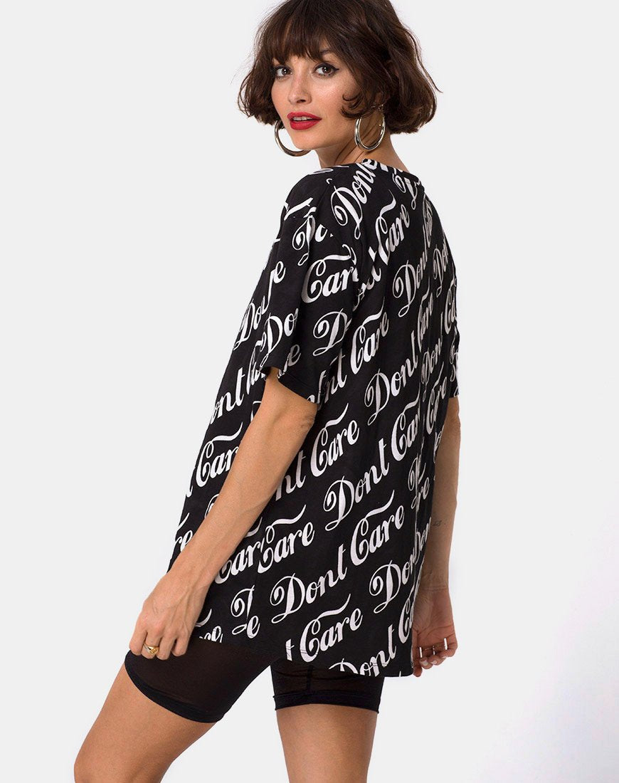 Oversized Basic T-shirt in Zwart Don't Care Full Print van Mote