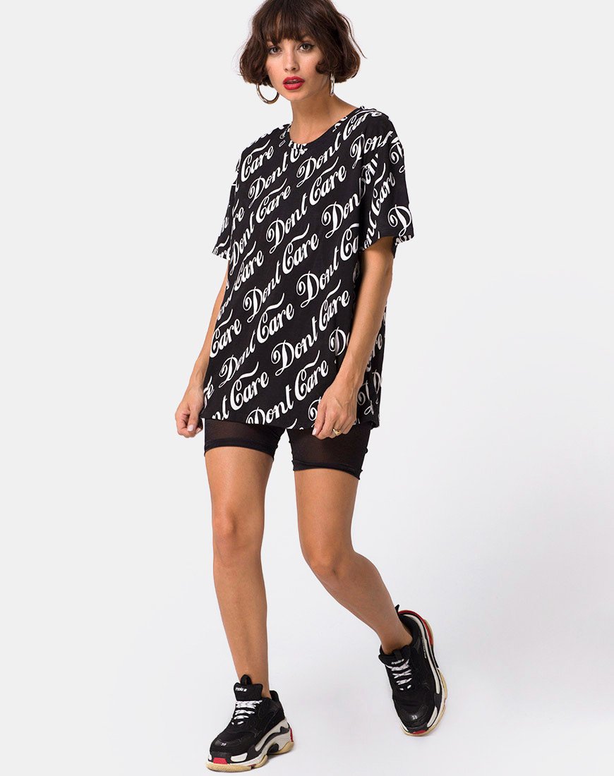 Afbeelding van Oversize Basic T-shirt in Zwart Don't Care Full Print van Mote