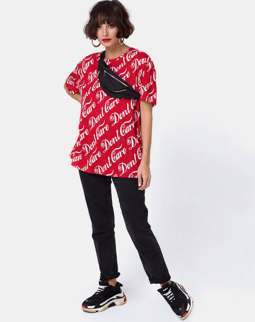Afbeelding van Oversize Basic Tee in Red Don't Care Full Print