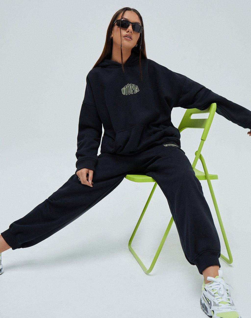 Oversized Hoodie in Zwart Utopia