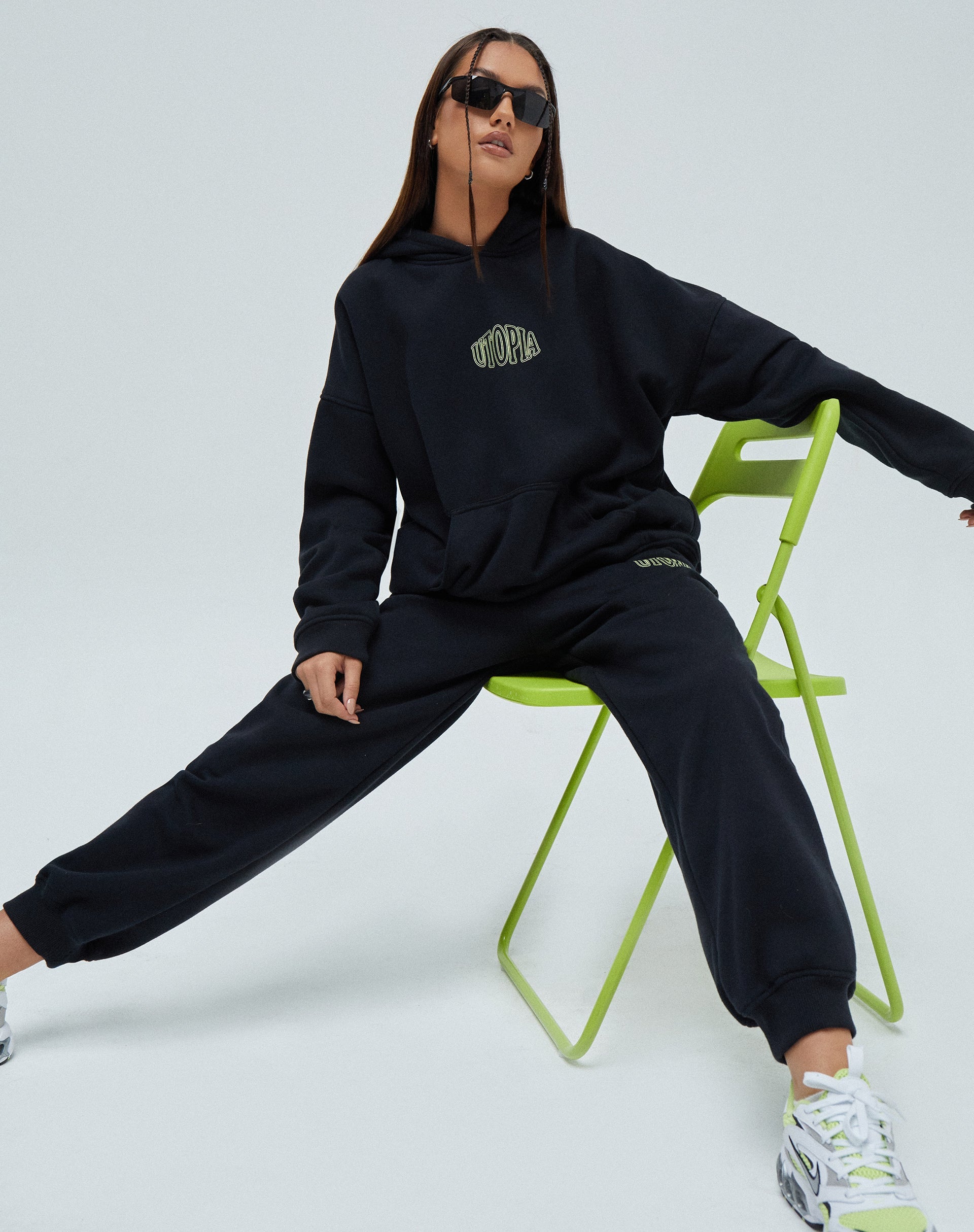 Afbeelding van Oversize Hoodie in Zwart Utopia
