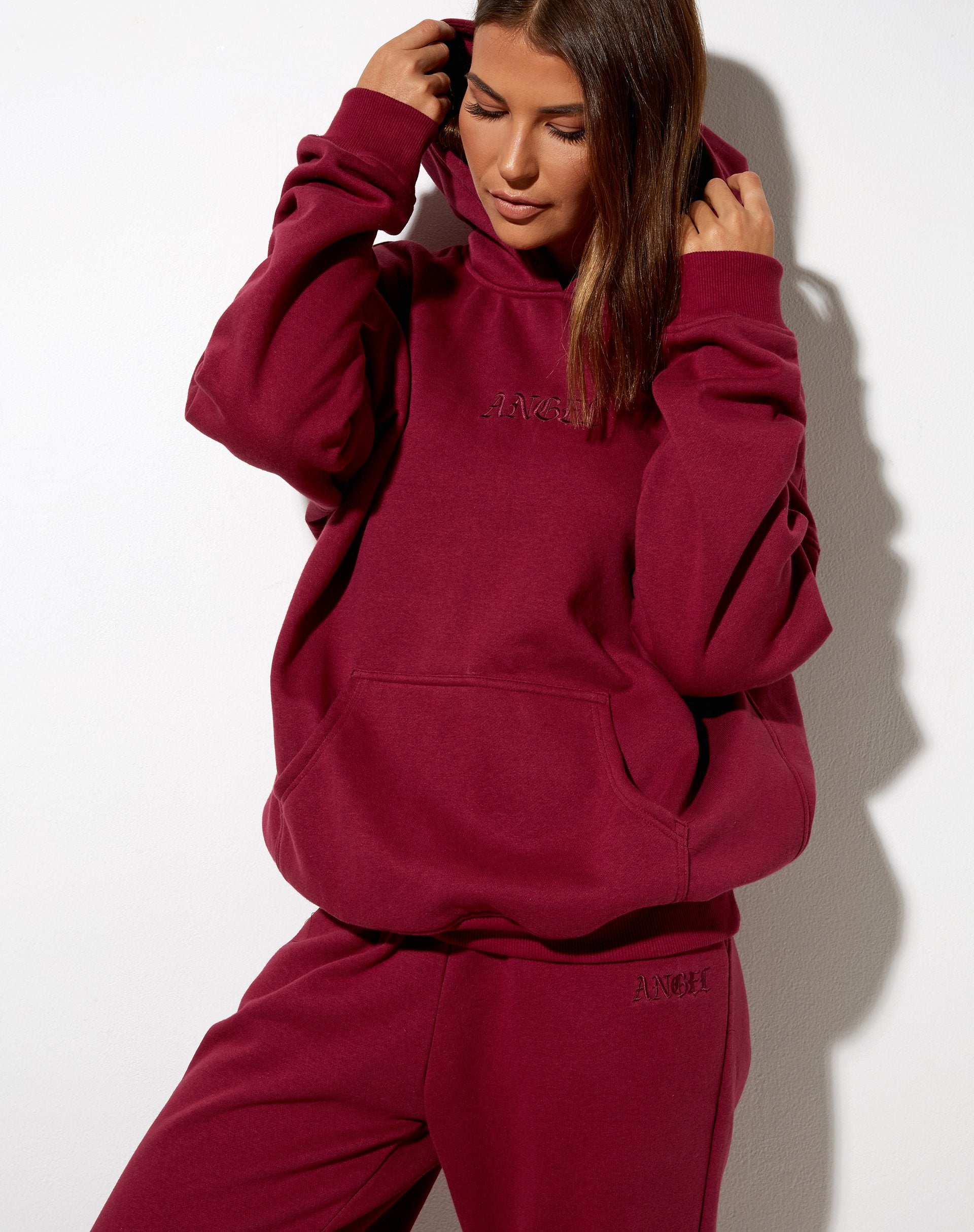 Afbeelding van Oversize Hoodie in Burgundy Angel Embro