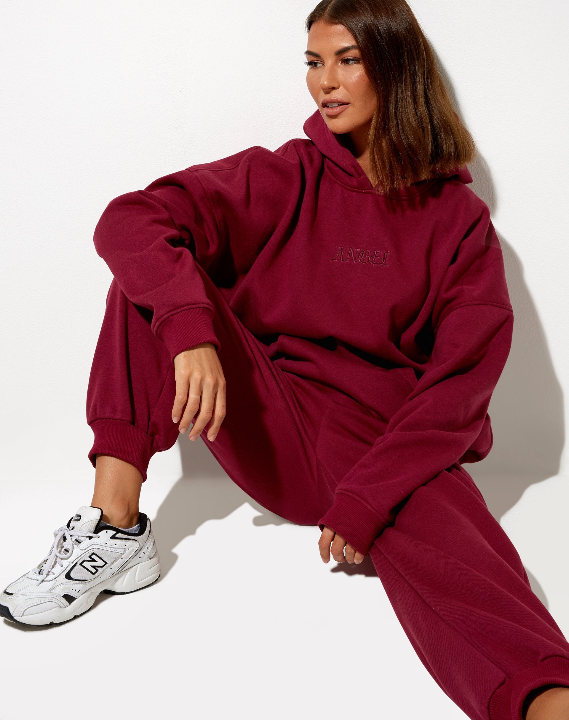 Afbeelding van Oversize Hoodie in Burgundy Angel Embro