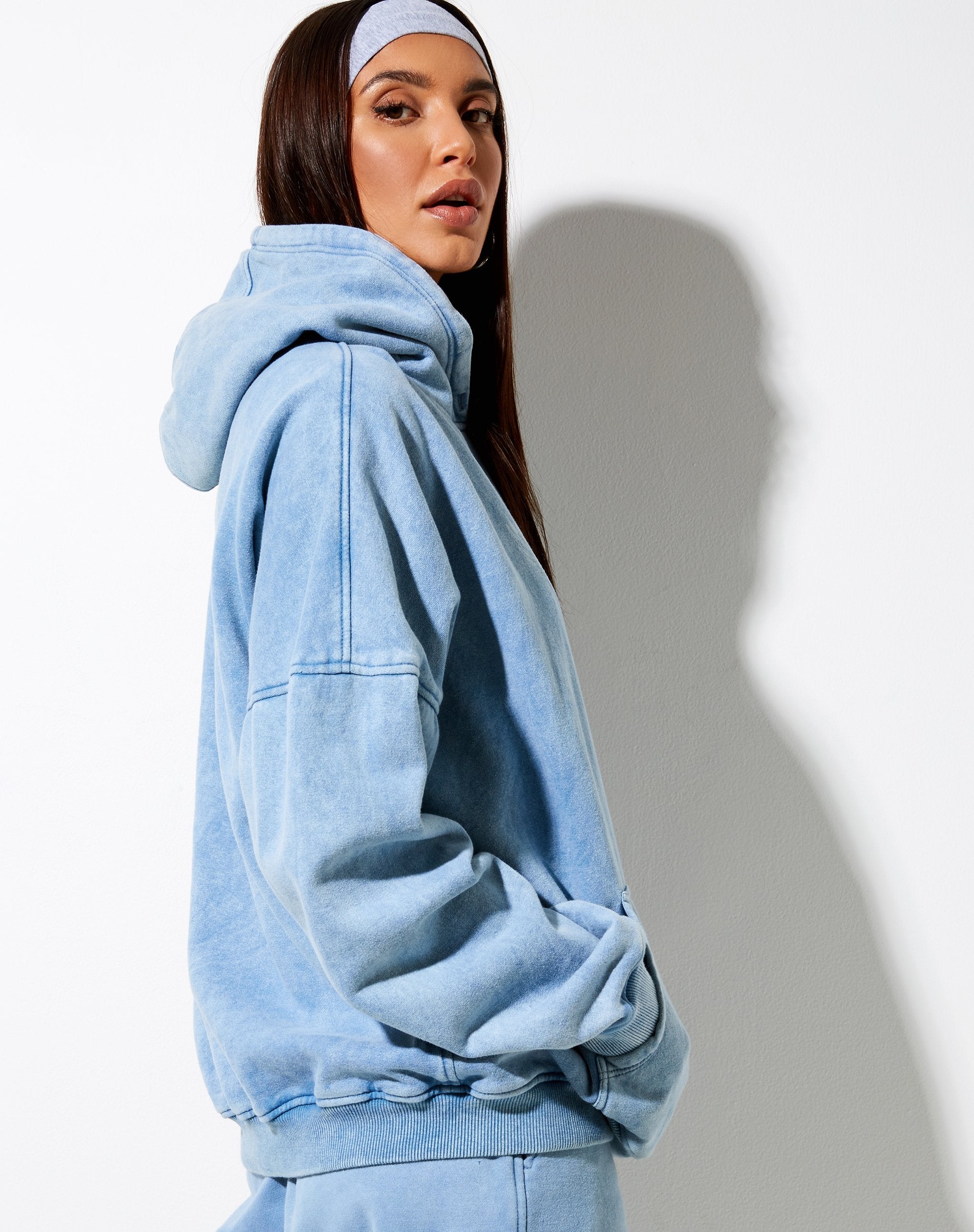 Afbeelding van Oversize Hoodie in Washed Blue Angel Energy Wings