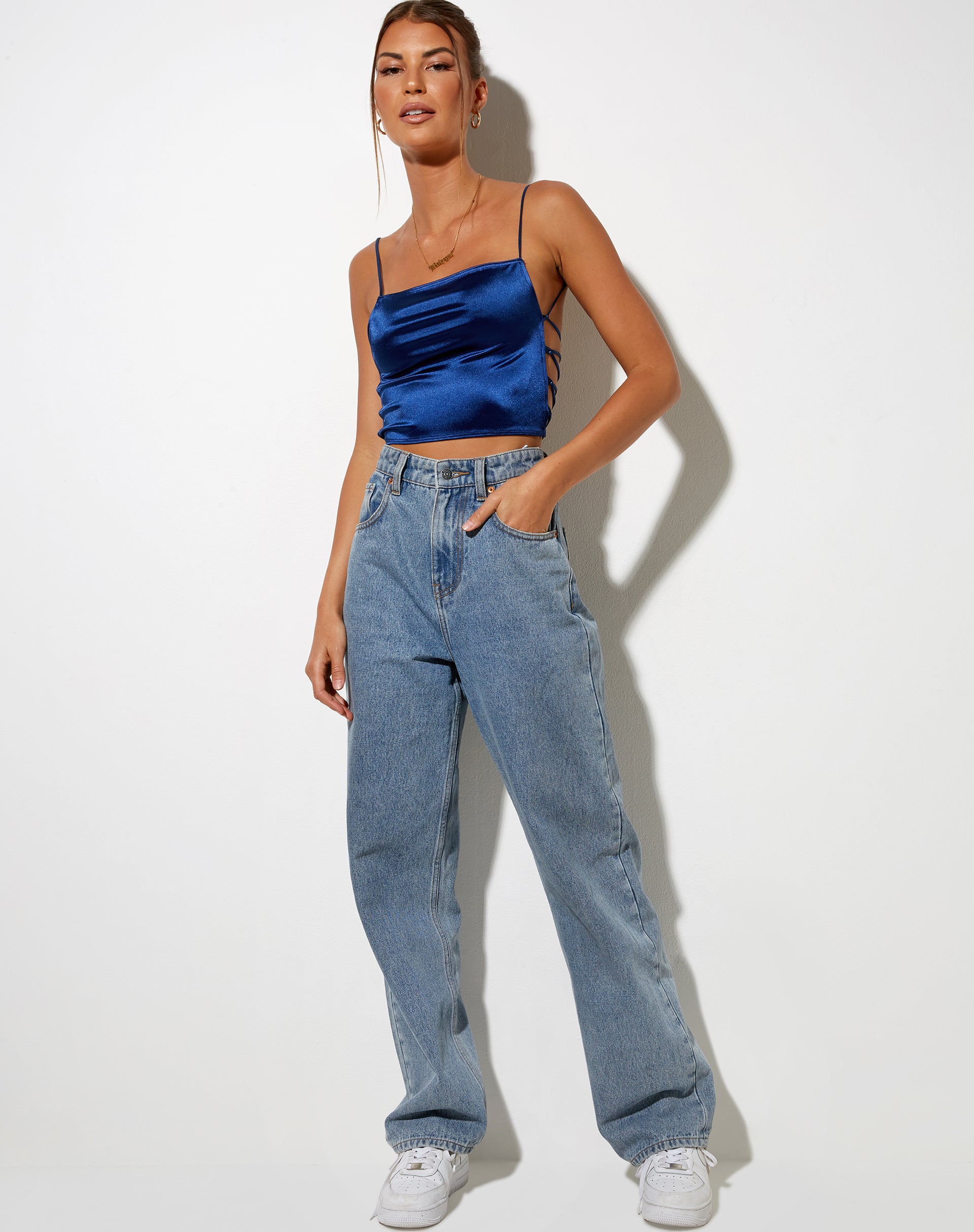 Afbeelding van Ozka Crop Top in Satijn Marine