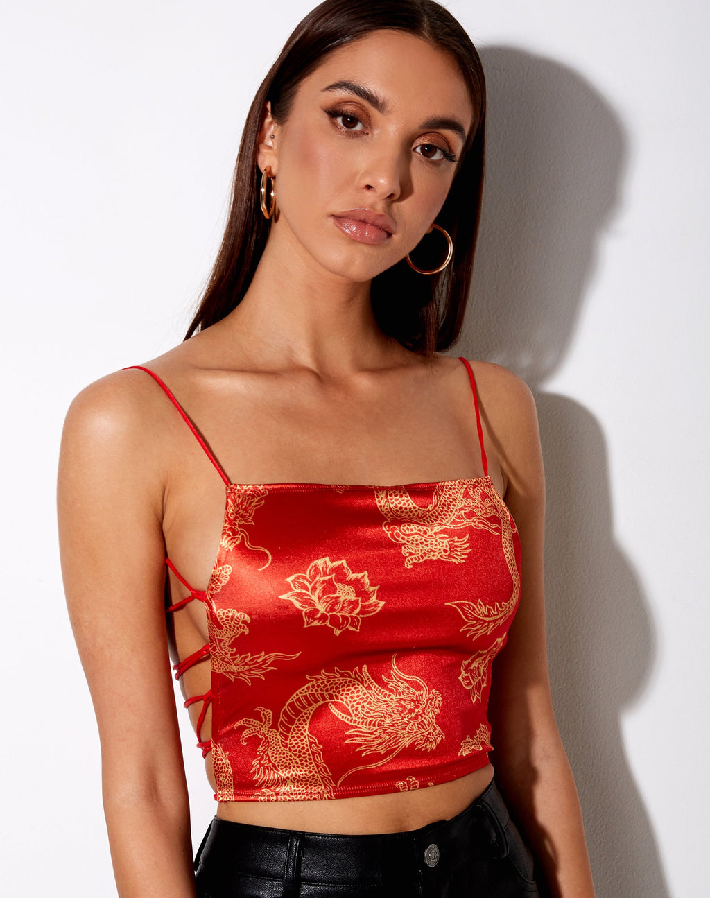 Ozka Crop Top in Drakenbloem Rood en Goud